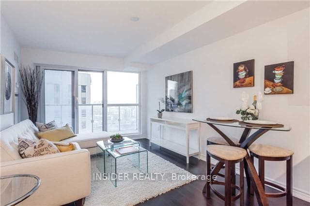 386 Yonge Street Unit 1803 photo 5