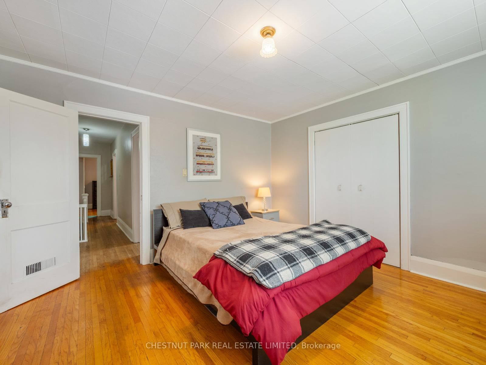 673 Durie Street photo 17