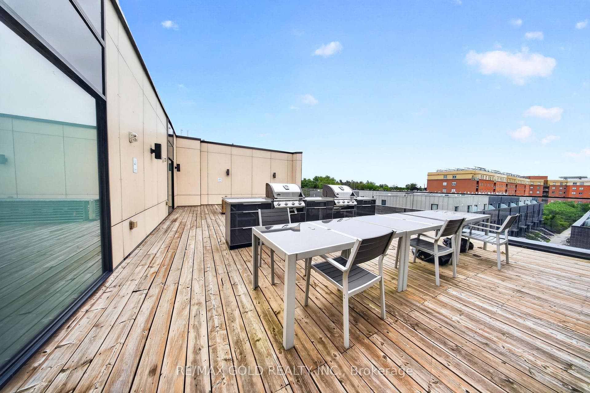 Lounge Patio