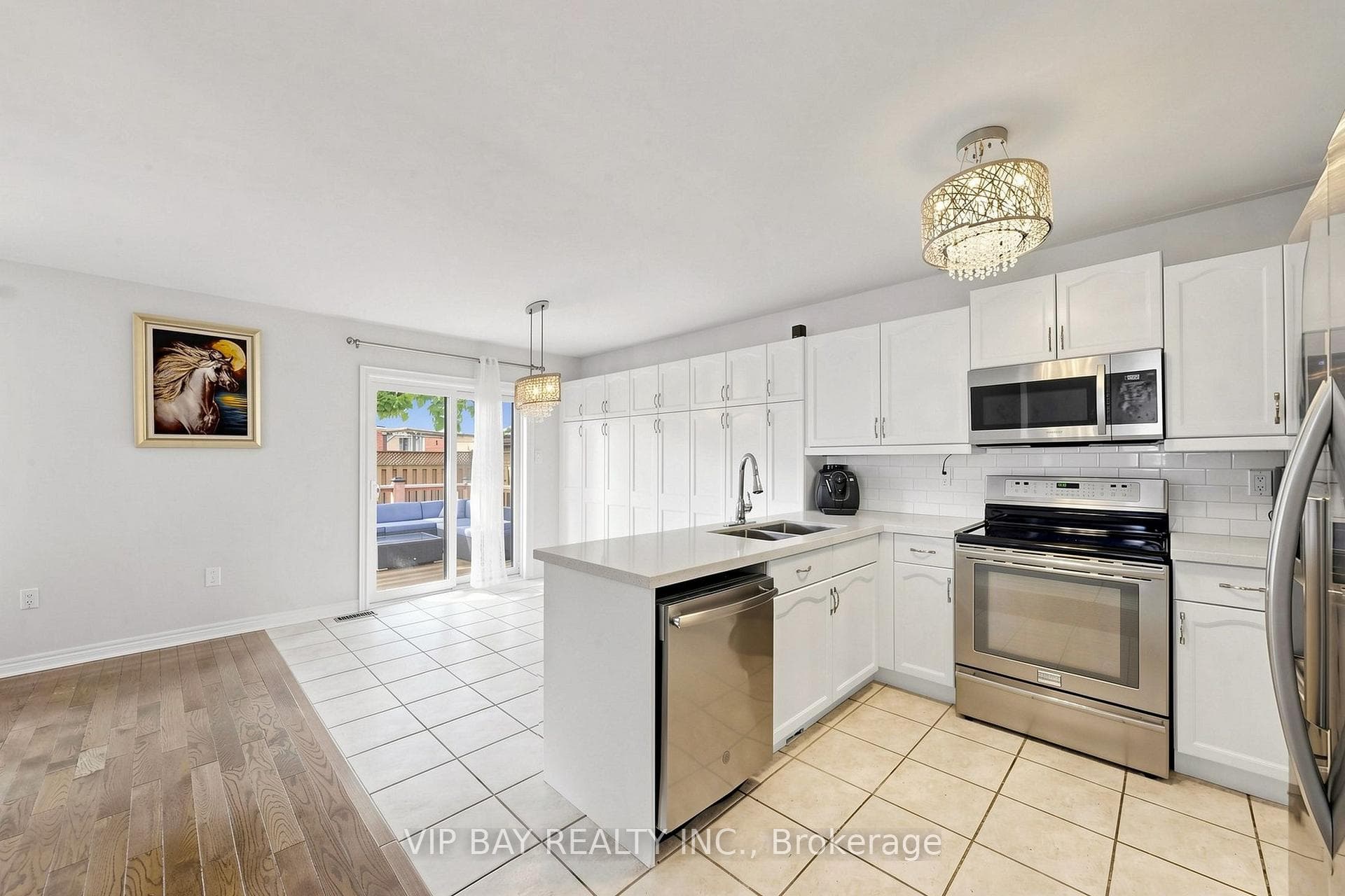 77 Amberview Drive photo 15