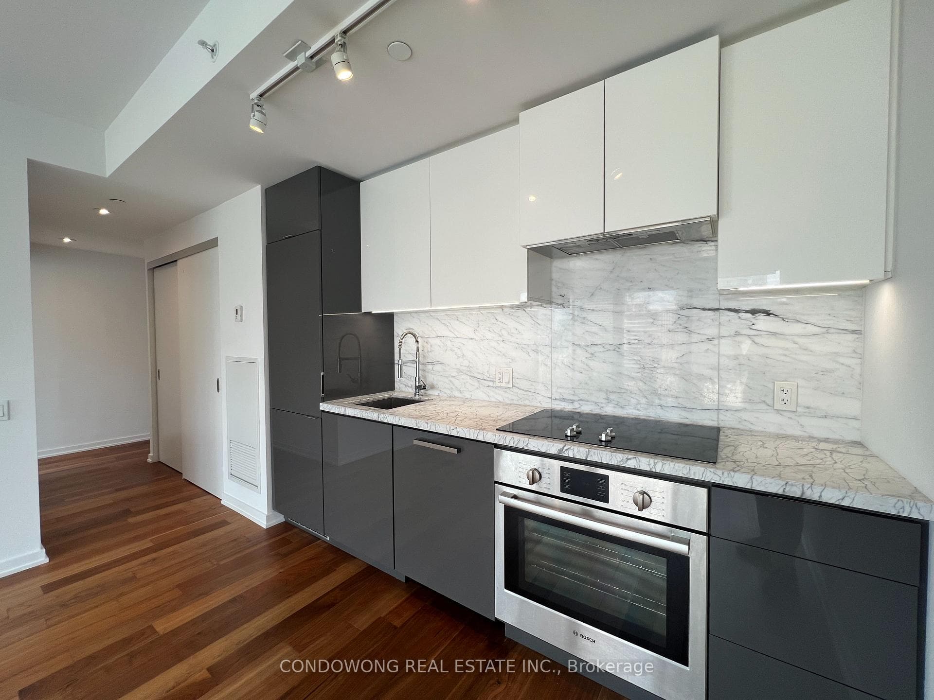60 Colborne Street Unit 1701 photo 3