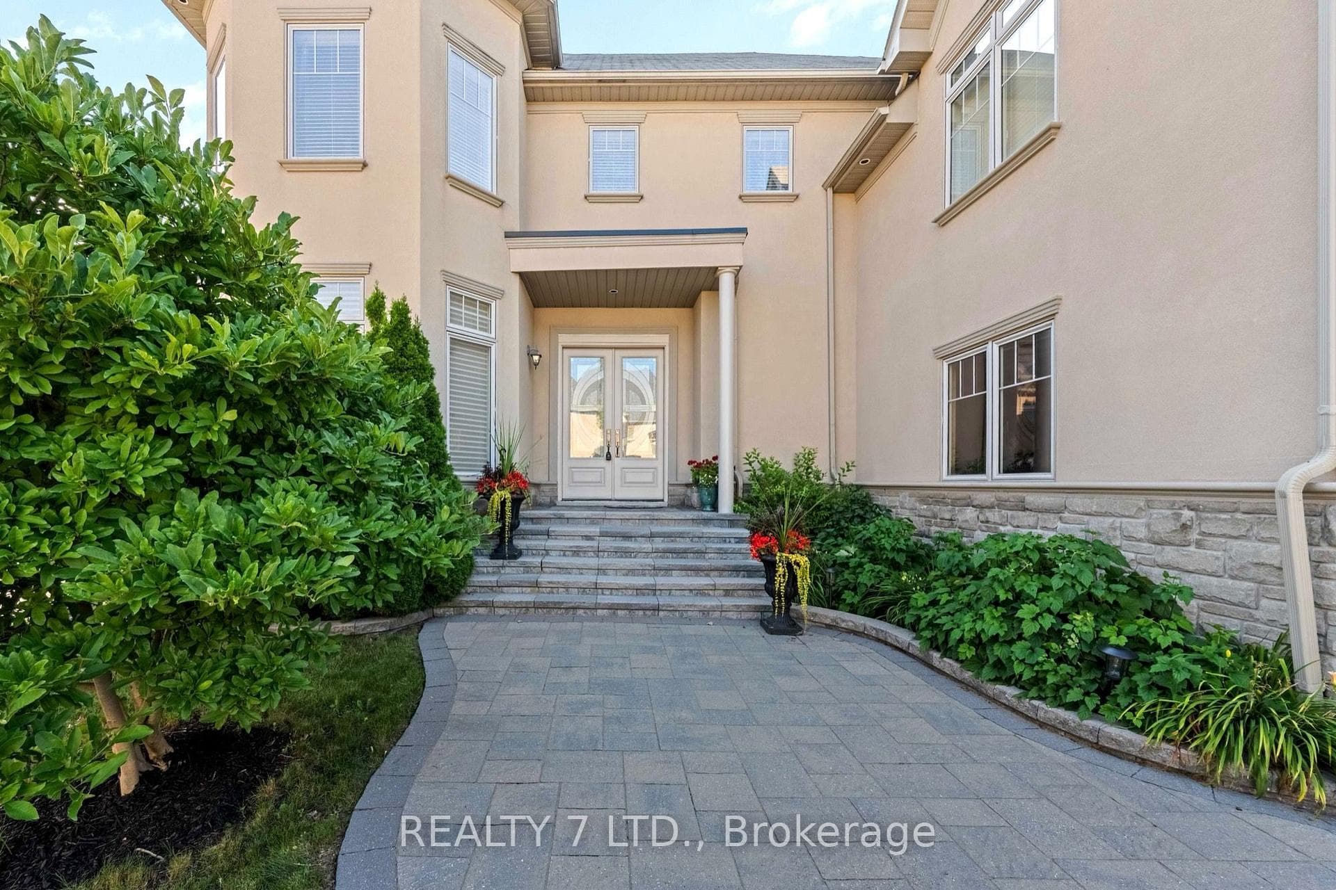 3217 Swiss Court photo 3