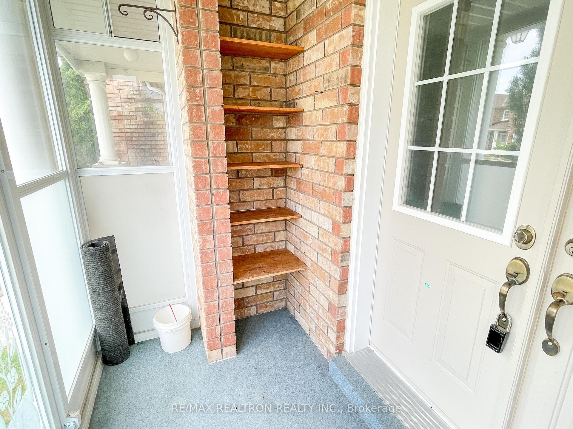 155 South Unionville Avenue photo 4