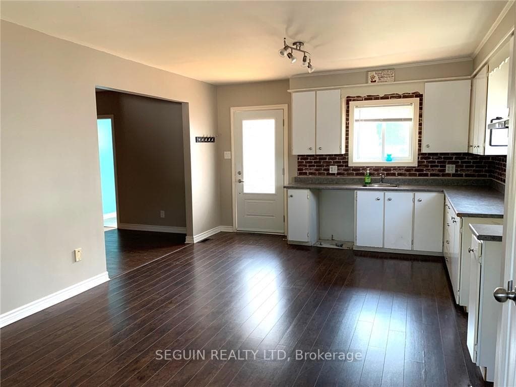 344 CHAMPLAIN Street photo 10