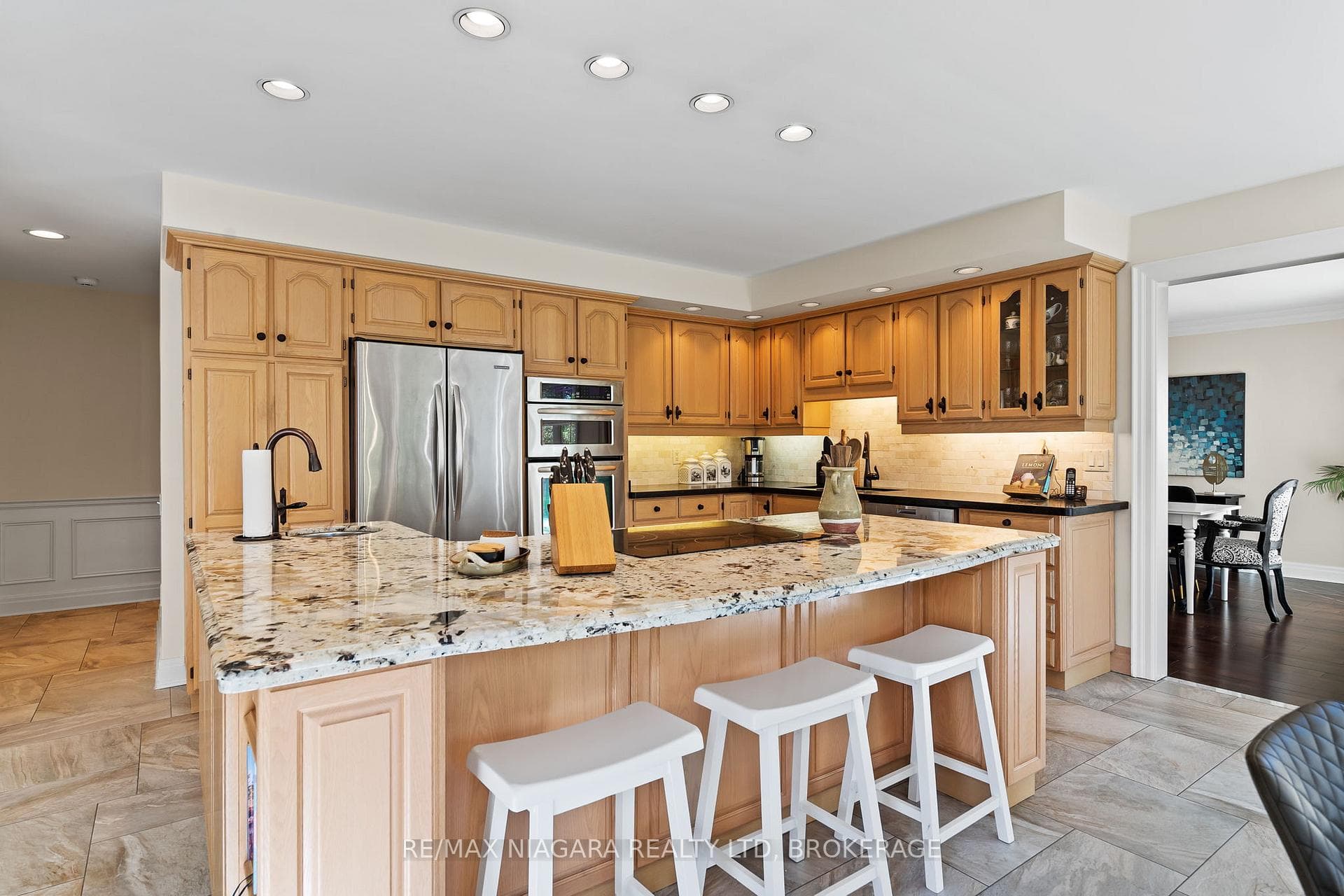 Kitchen with island