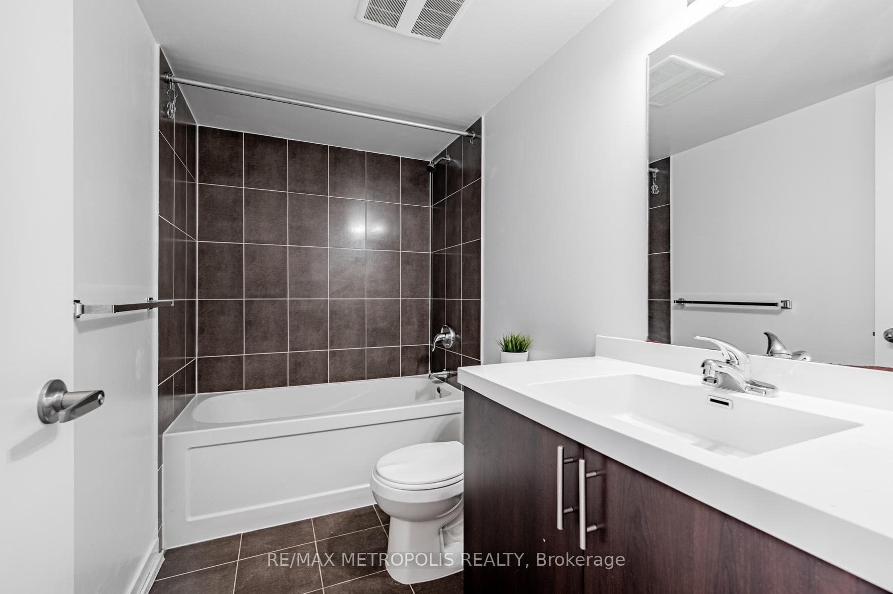 1420 Dupont Street Unit 616 photo 13