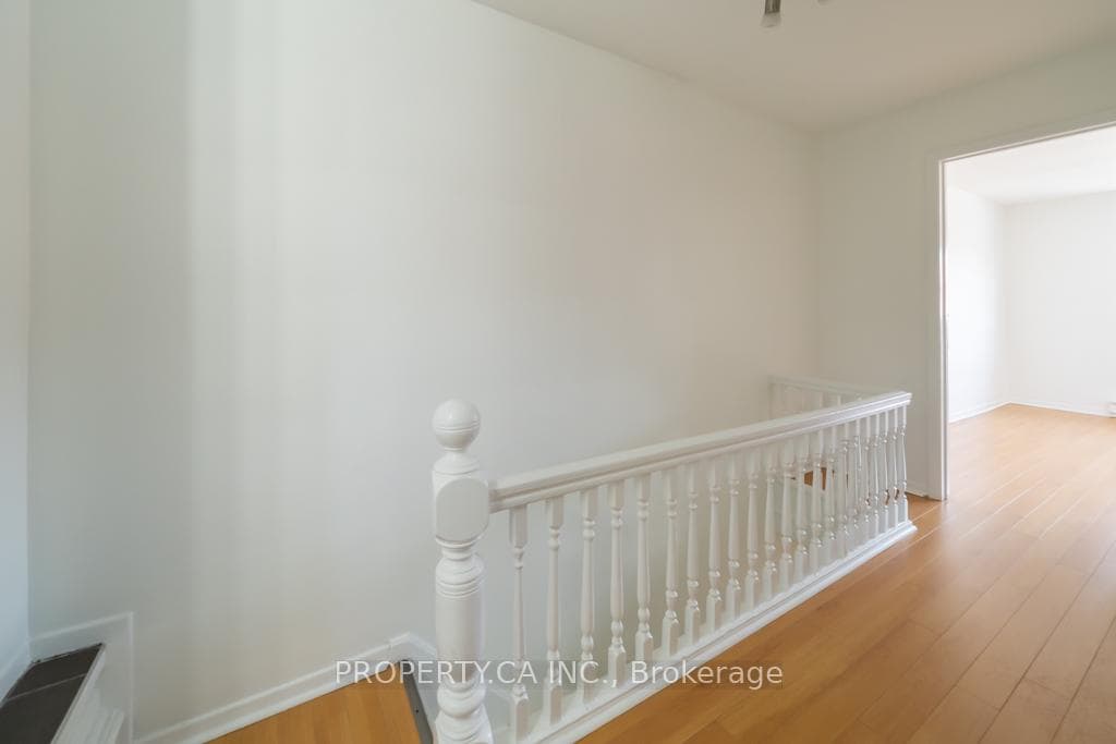 281 Augusta Avenue Unit 2-3 photo 6