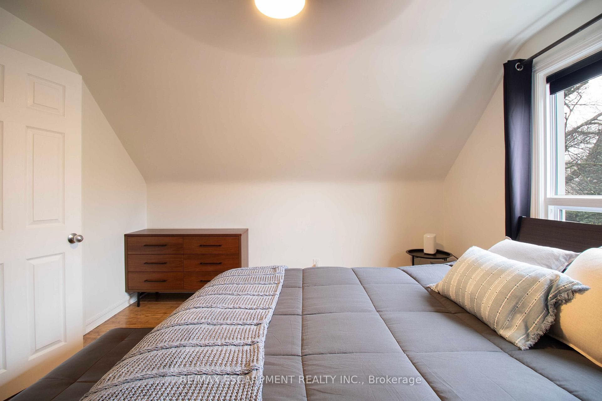 149 East 34th Street photo 27