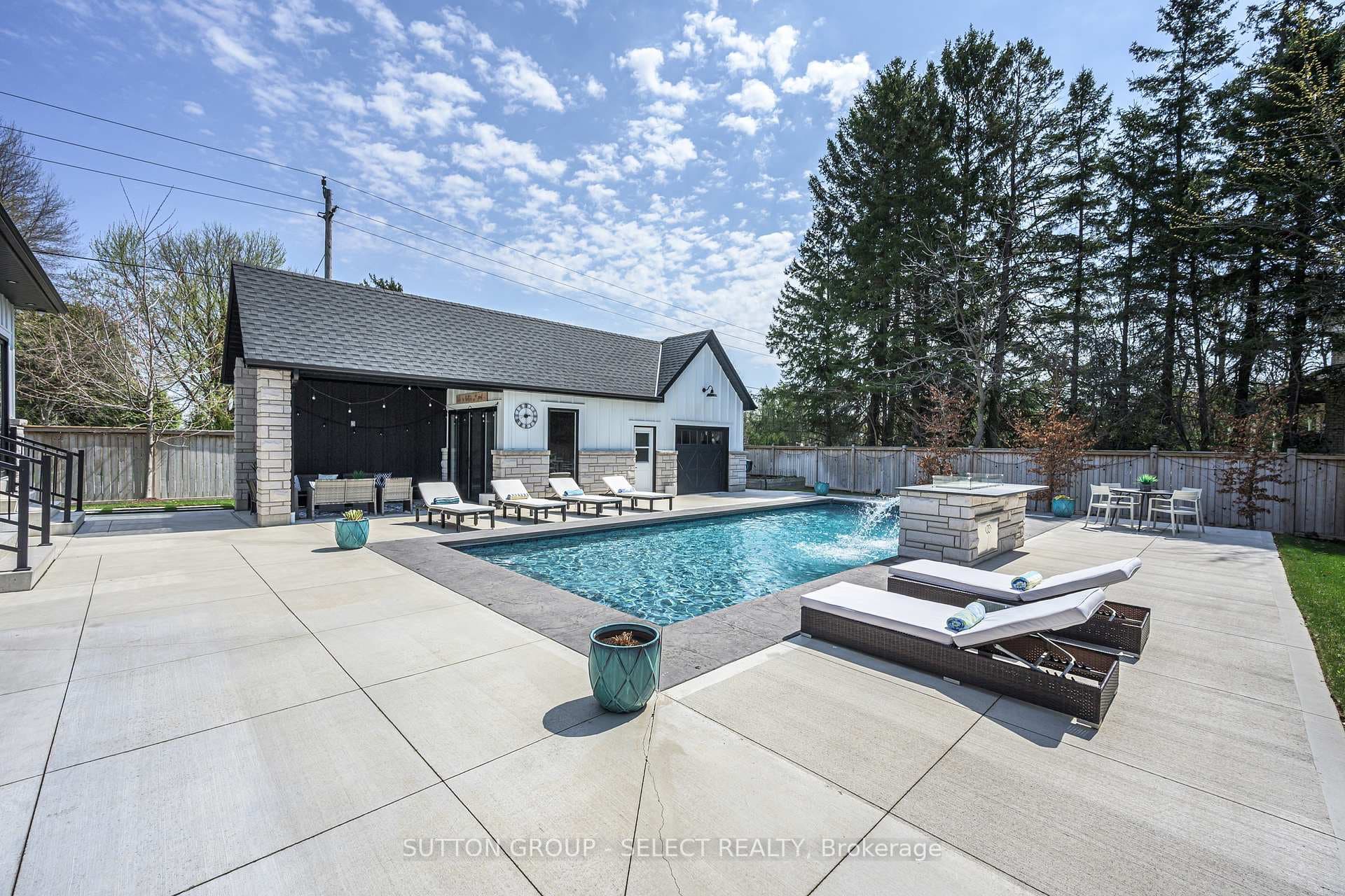 127 Optimist Drive photo 47