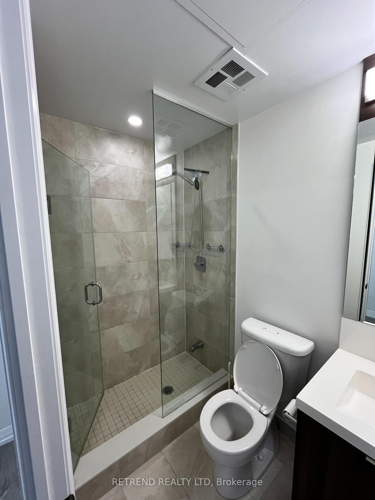 101 erskine Avenue Unit 1205 photo 25