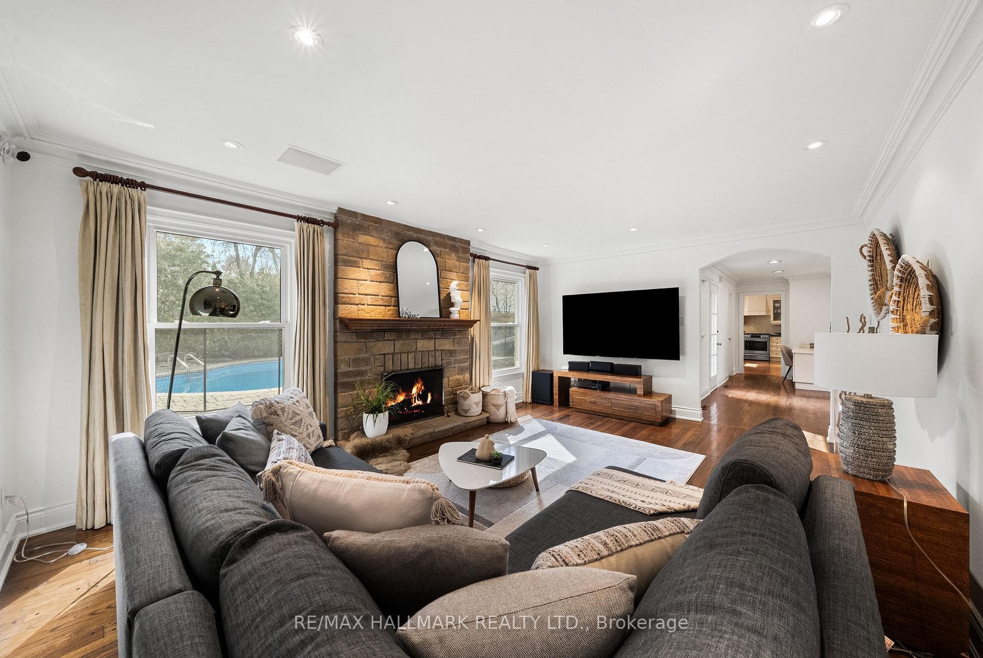 55 Riverside Boulevard photo 14