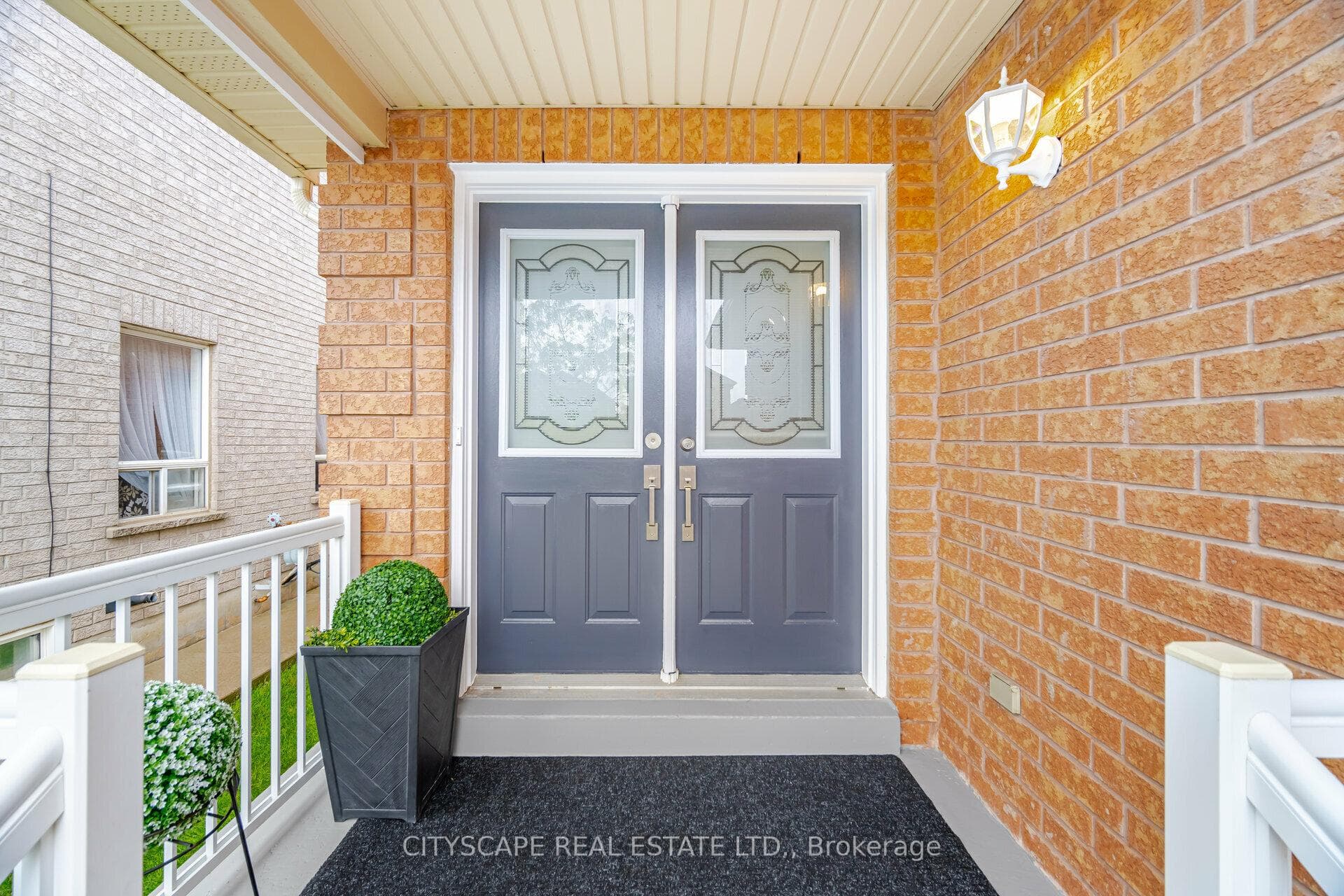 3358 Crimson King Circle photo 3