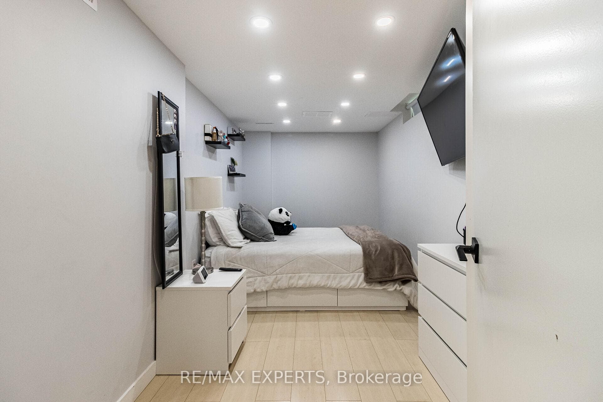 93 Goodfellow Crescent photo 33