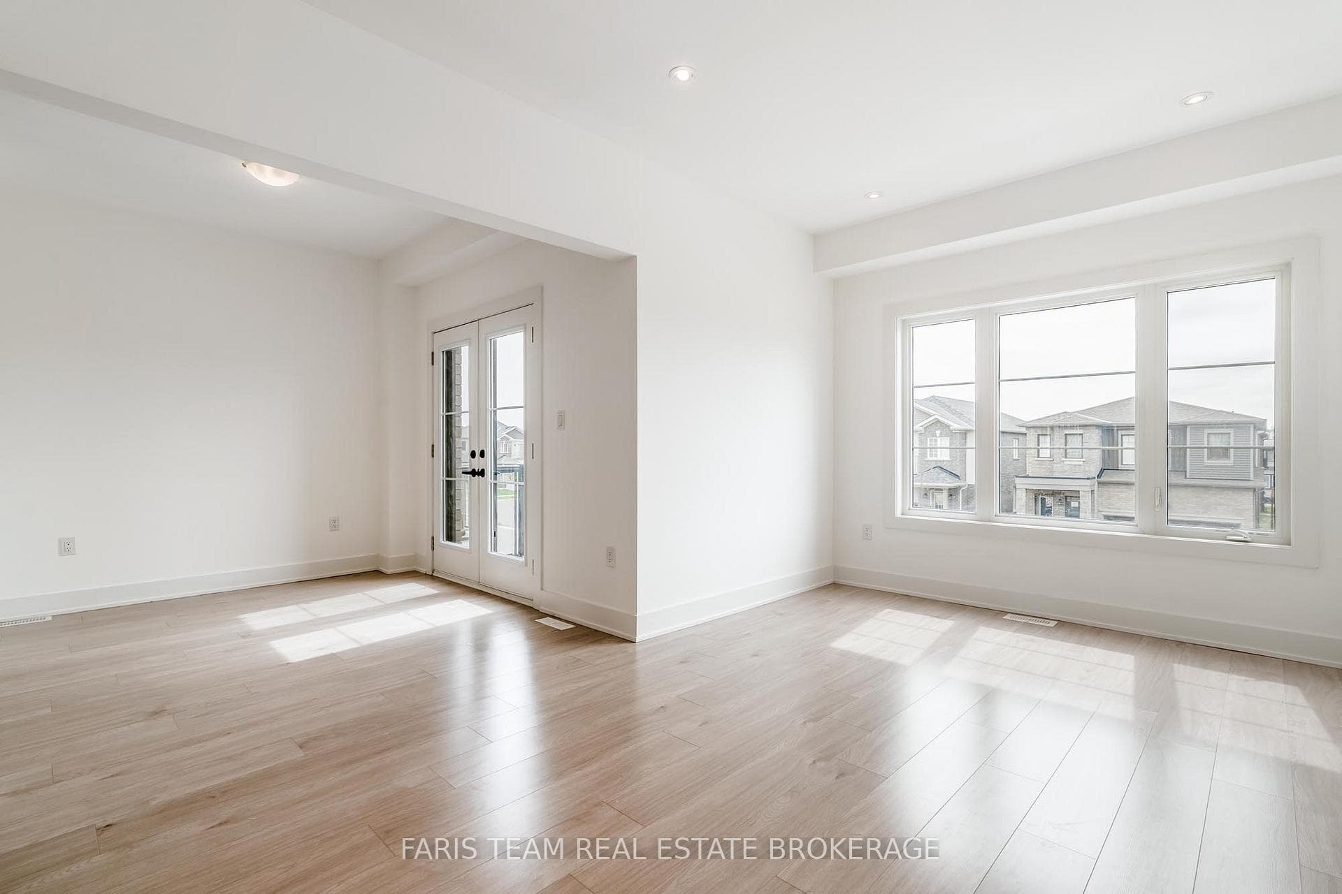 53 Harvest Crescent photo 17