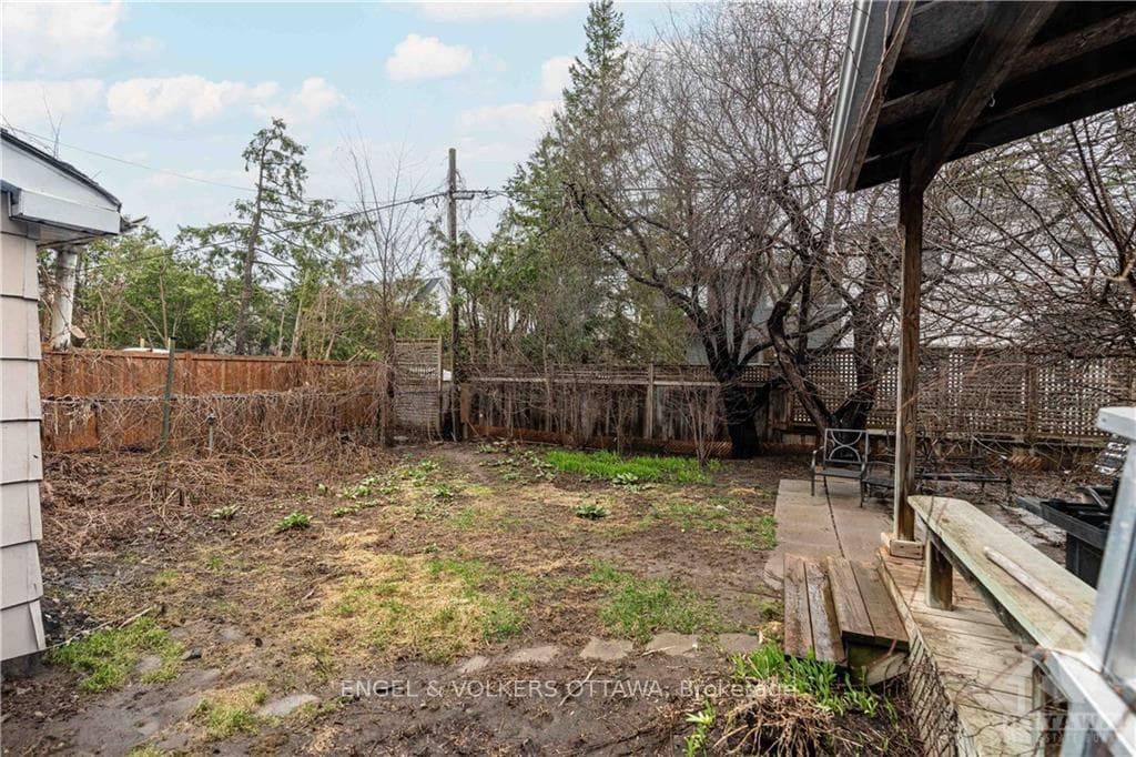 626 TWEEDSMUIR Avenue photo 3