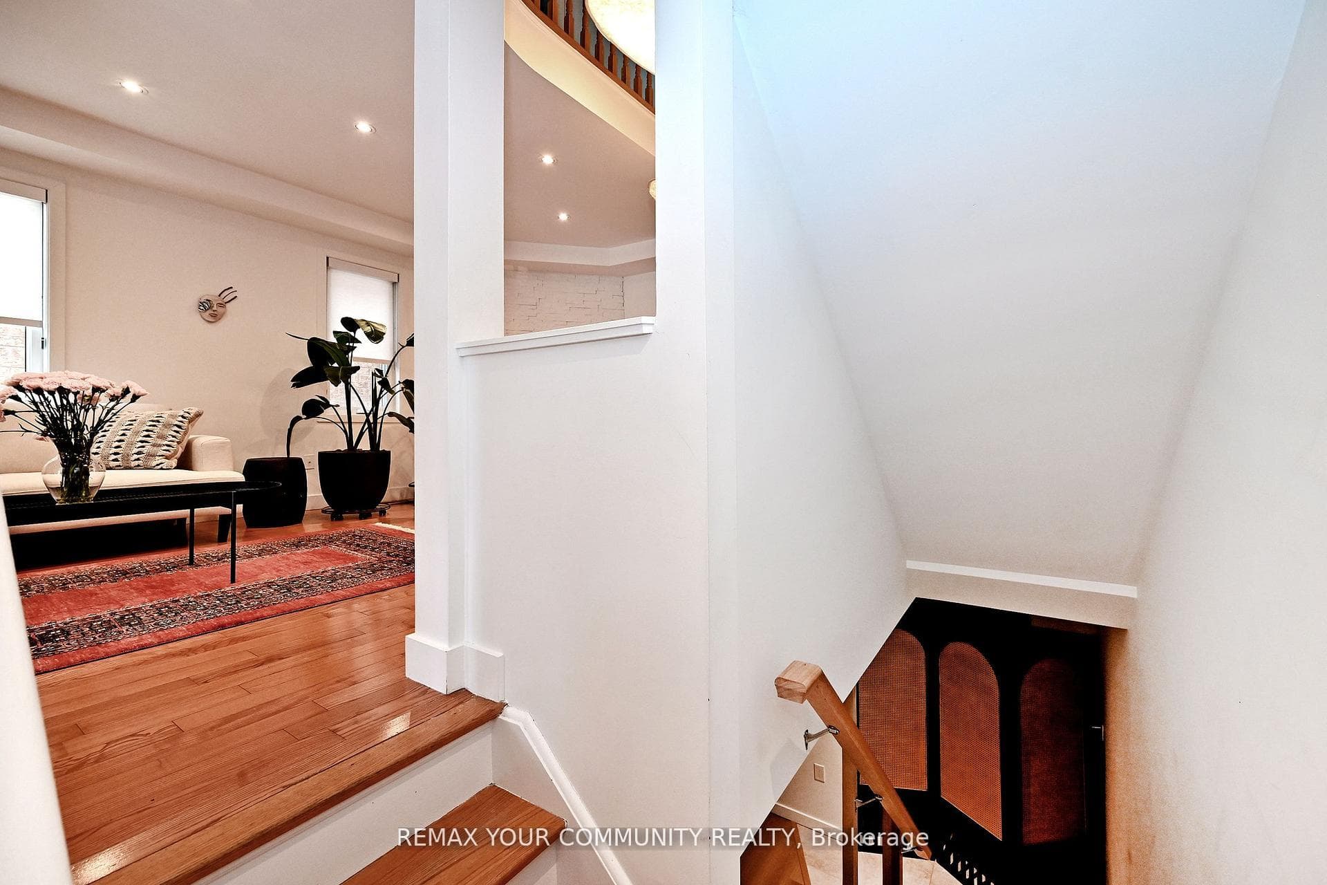 152 Vanguard Road photo 44