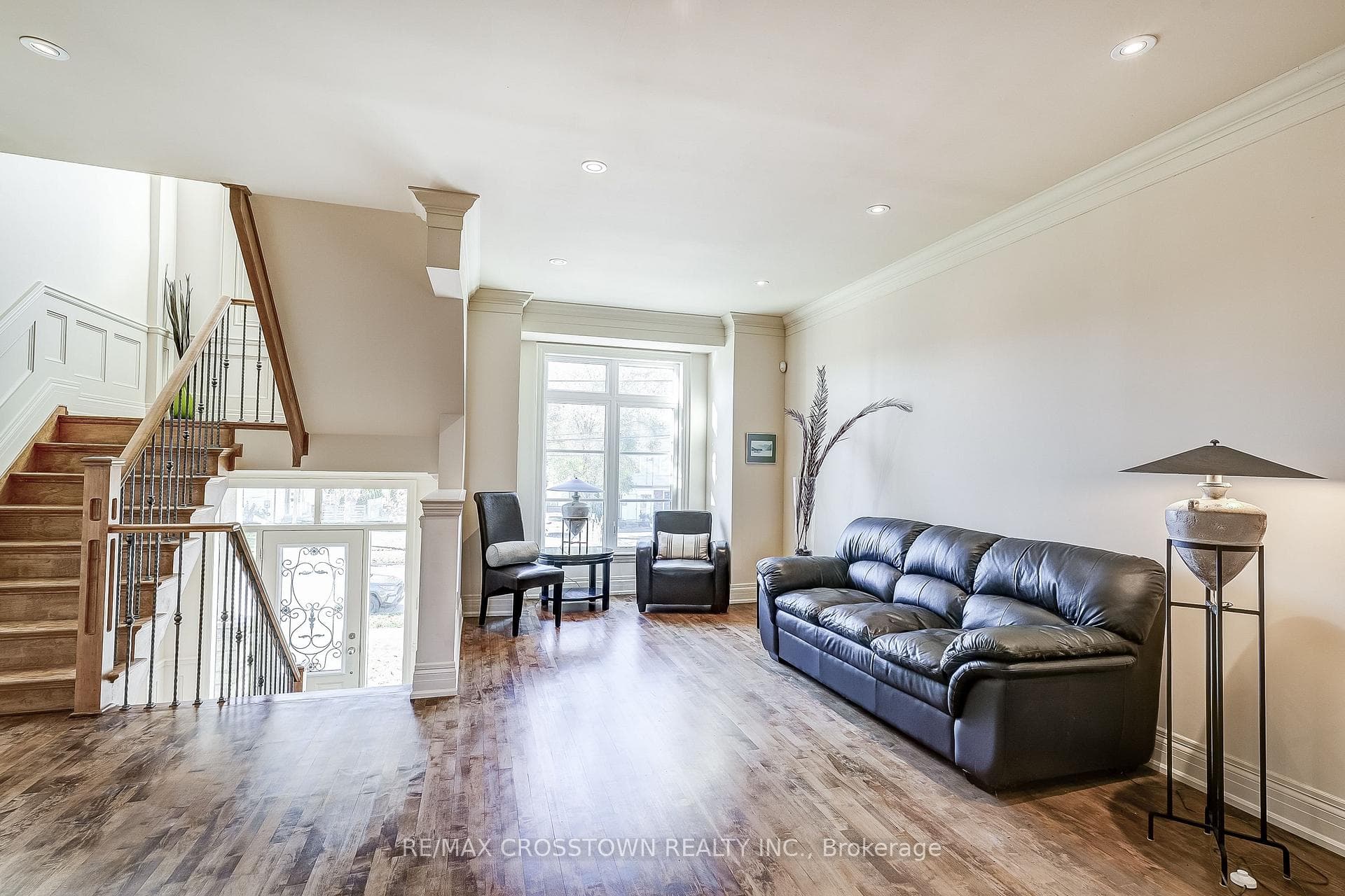 8293 KIPLING Avenue photo 5