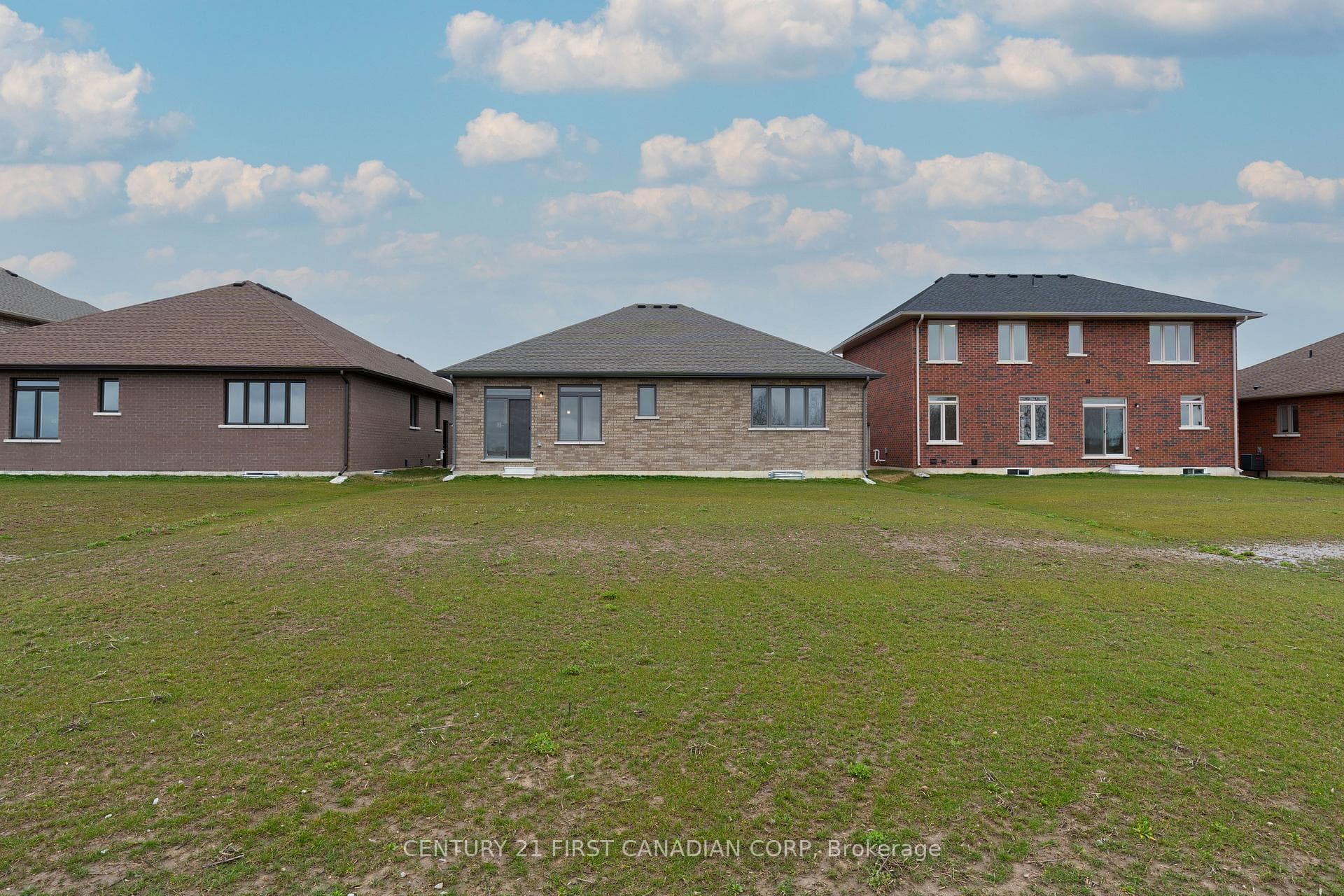 242 LEITCH Street photo 31
