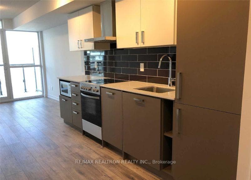 125 Redpath Avenue Unit 2502 photo 4