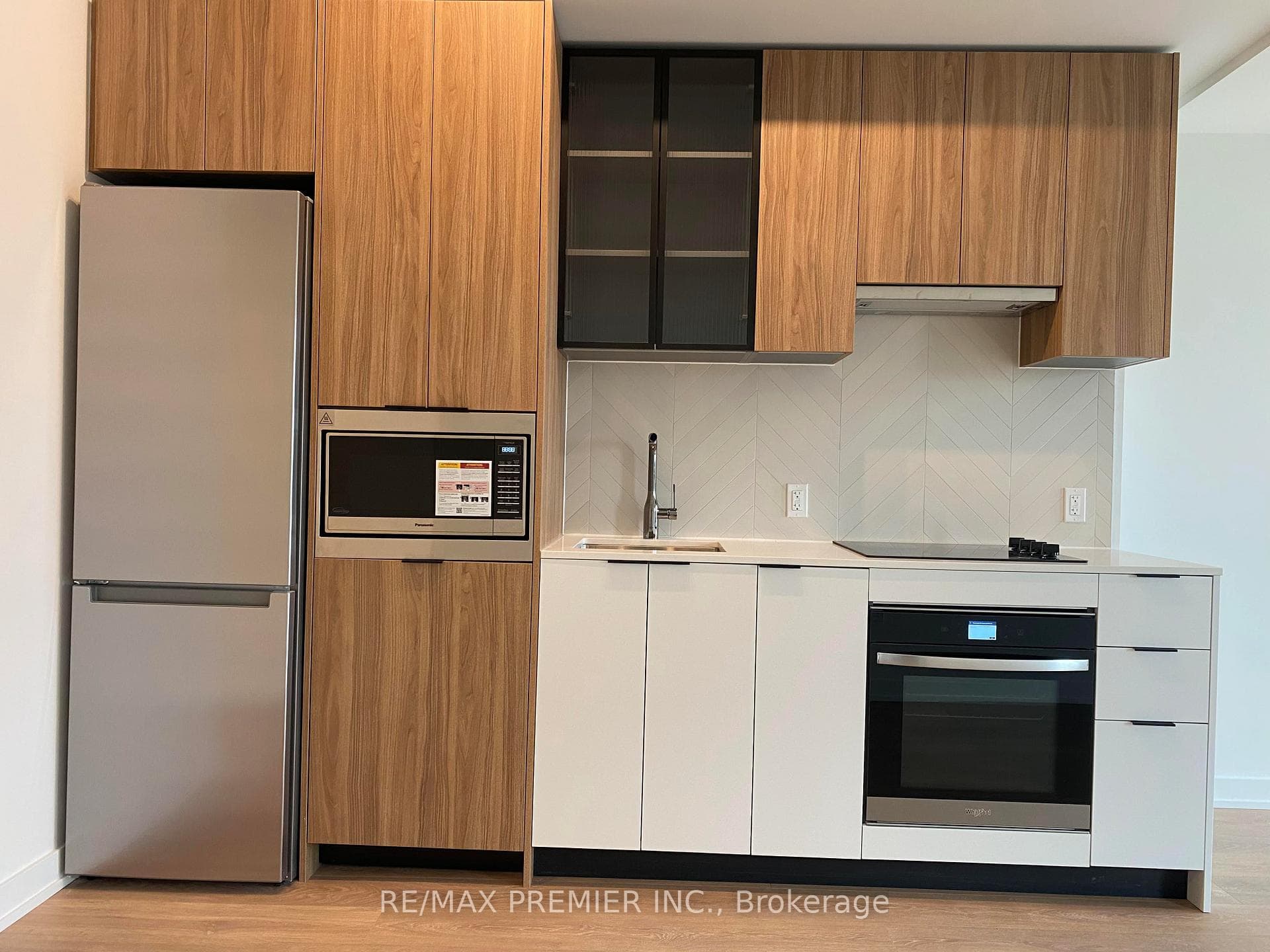 1037 The Queensway N/A Unit 514 photo 13