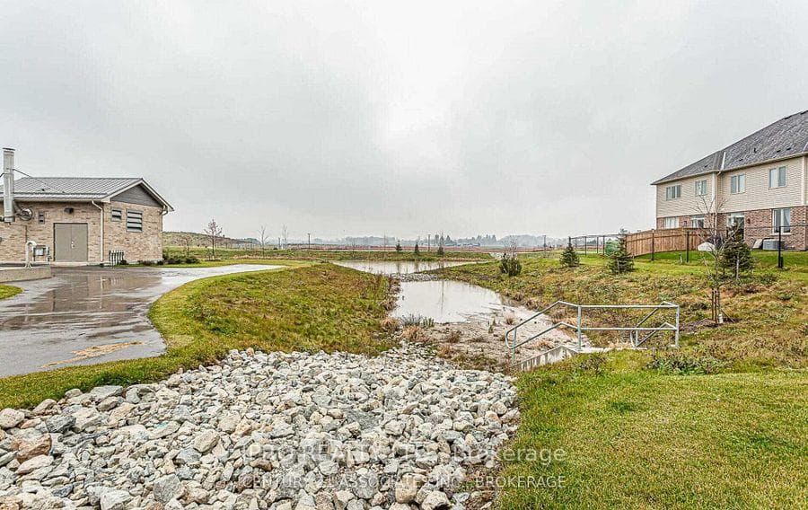 118 Mutrie Boulevard photo 35