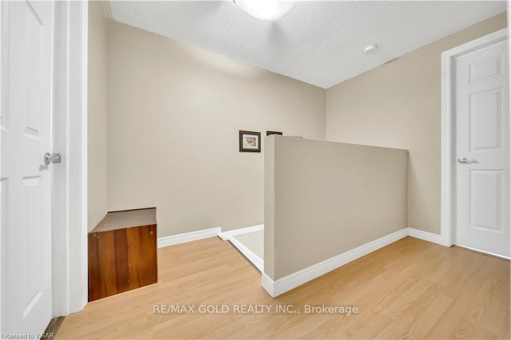 76 Carter Crescent photo 12