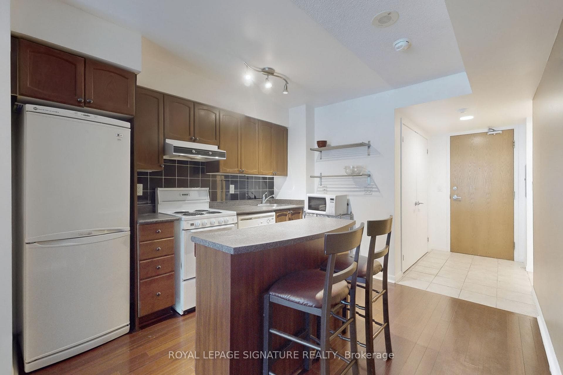 219 Fort York Boulevard Unit 422 photo 10