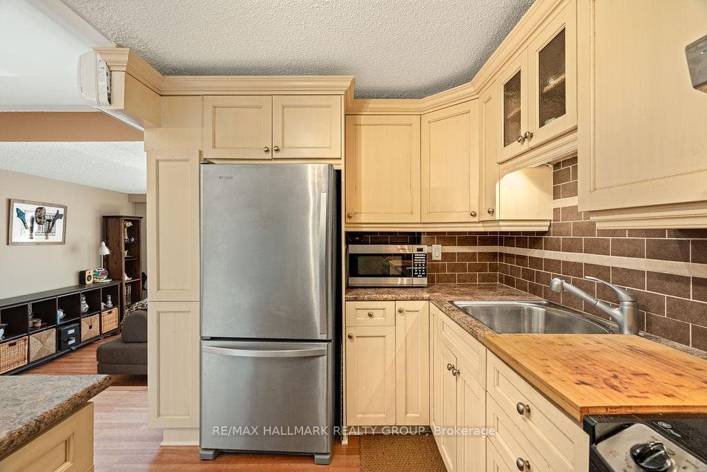 915 Elmsmere Road Unit 502 photo 11