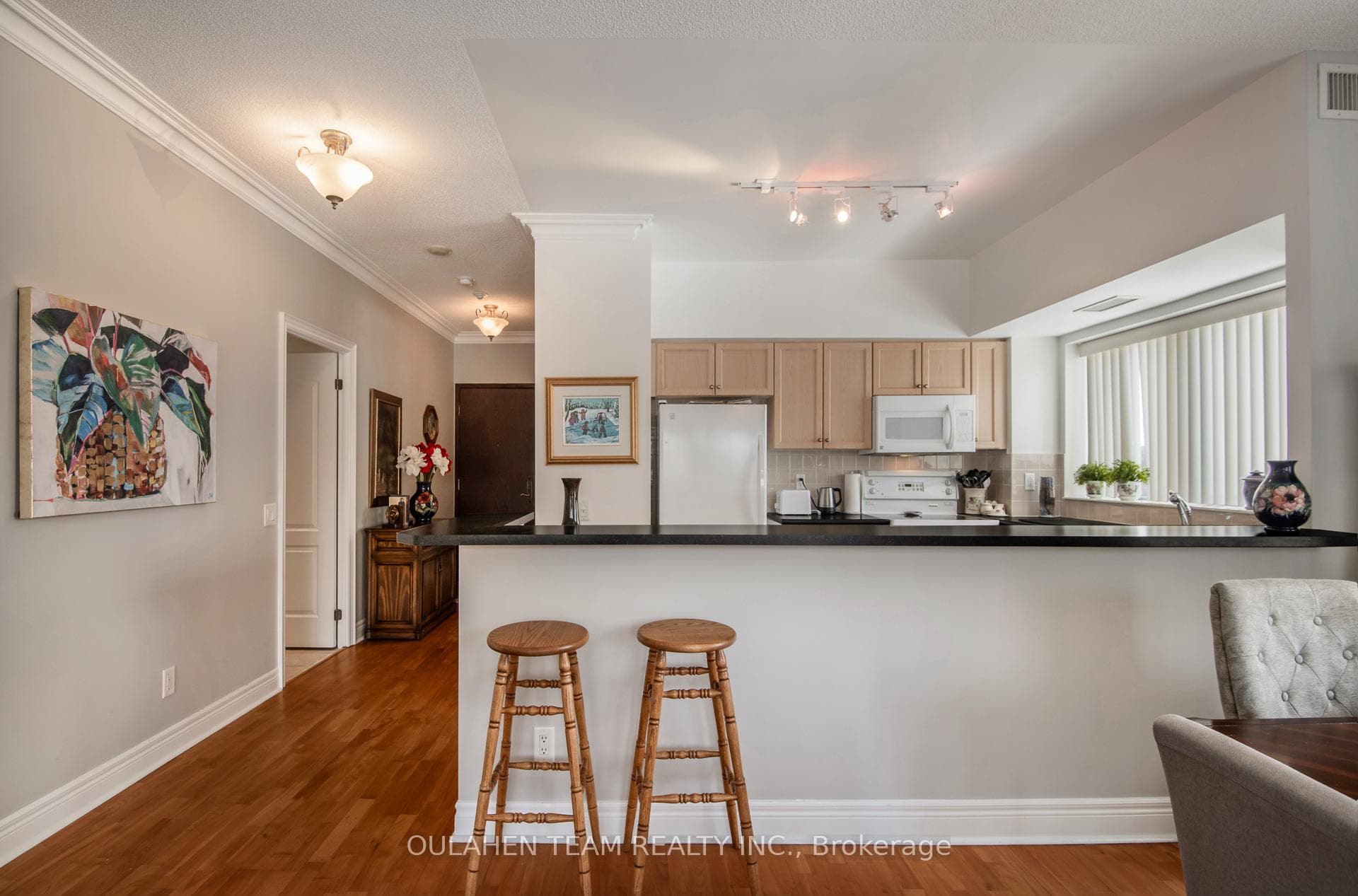 1 Clairtrell Road Unit 212 photo 7