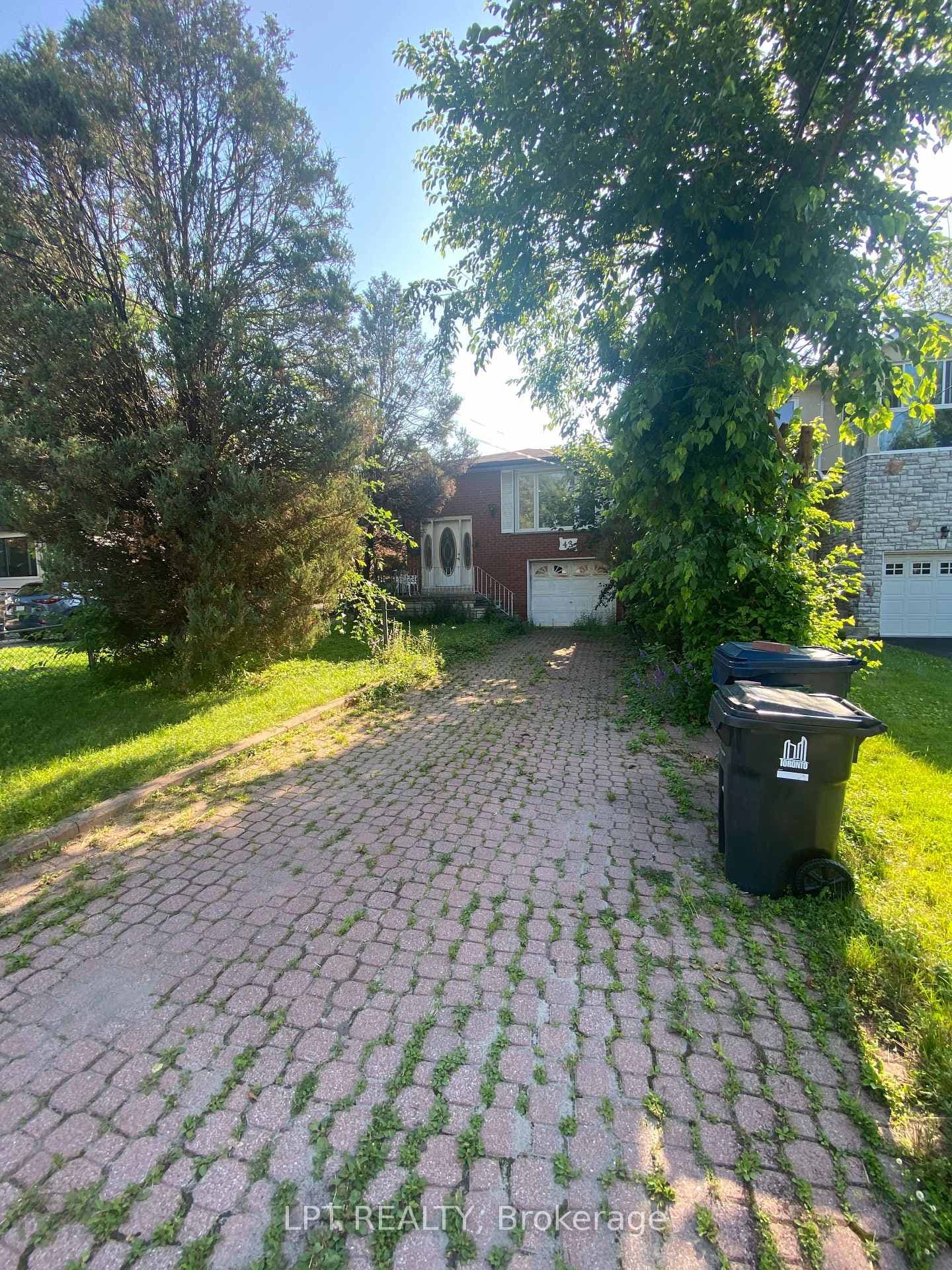 43 Sunset Avenue photo 2