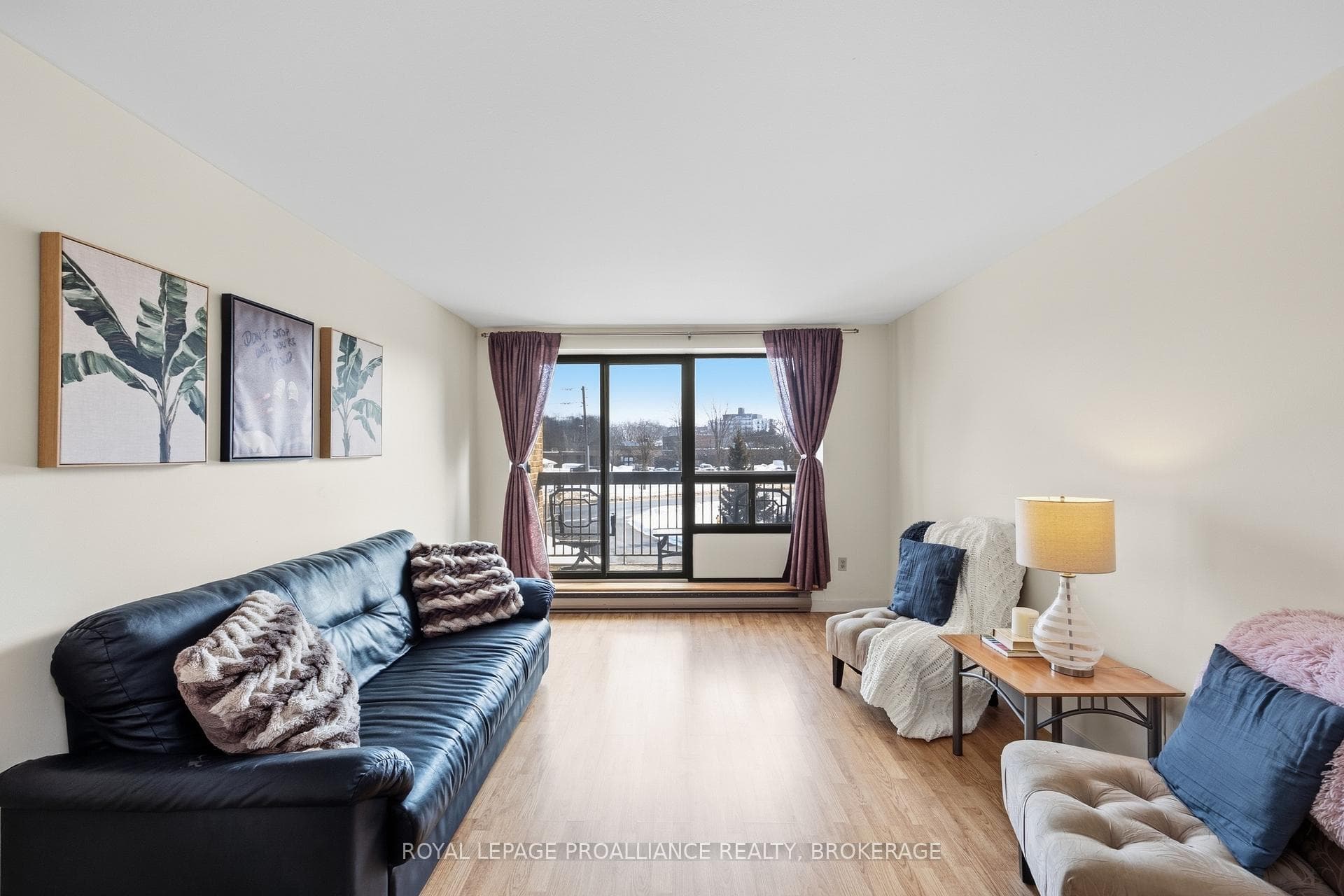 334 Queen Mary Road Unit 207 photo 6
