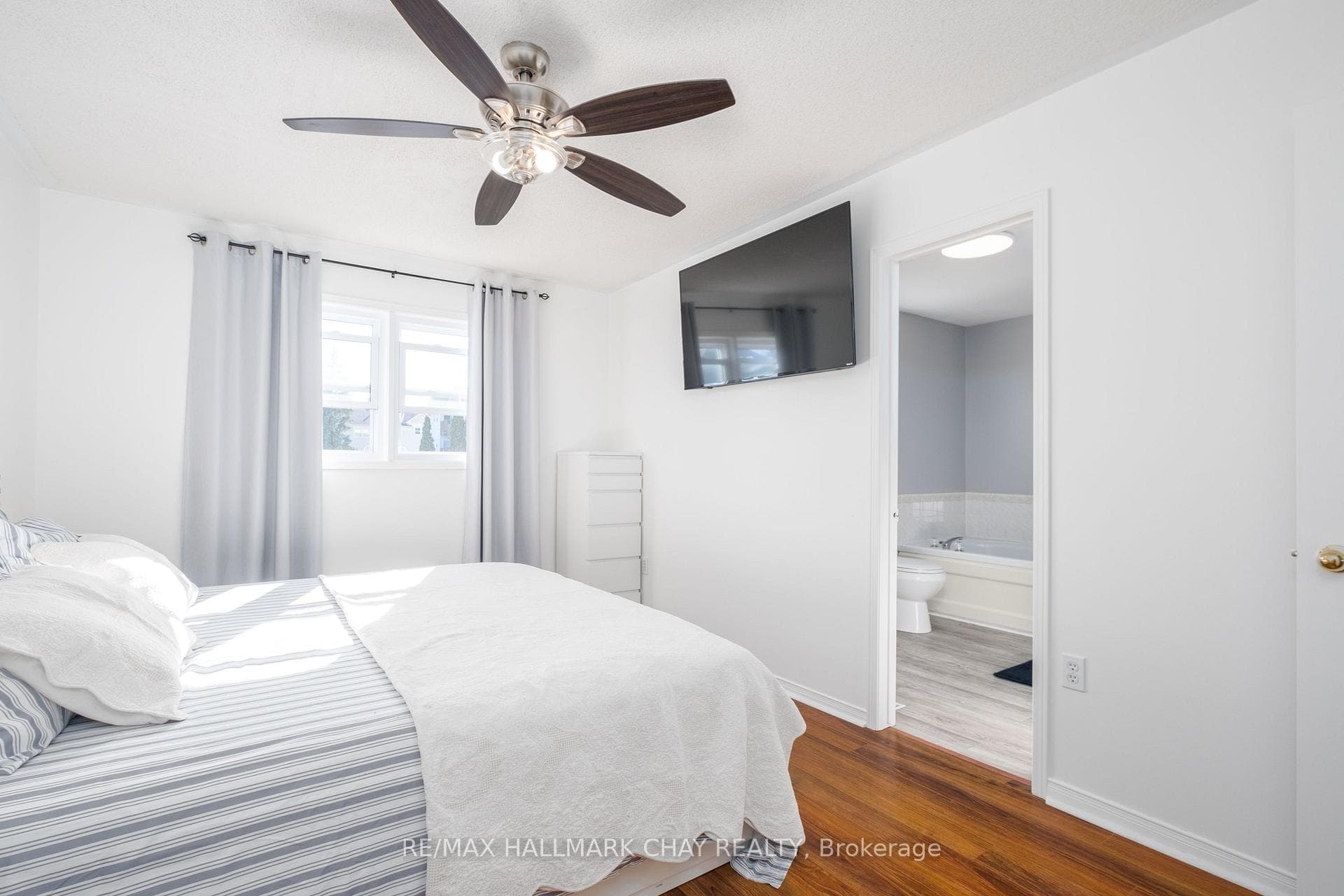120 D'Ambrosio Drive Unit 19 photo 18