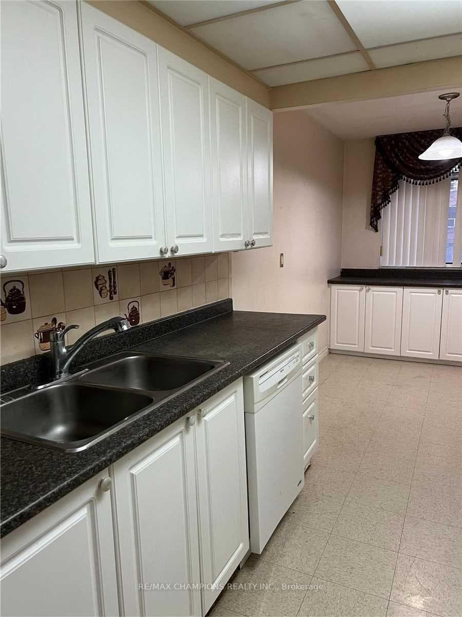 1275 Markham Road Unit 603 photo 17