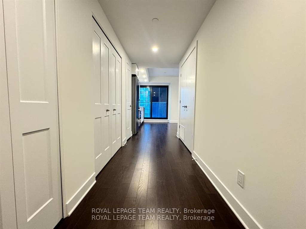180 George Street Unit 711 photo 4