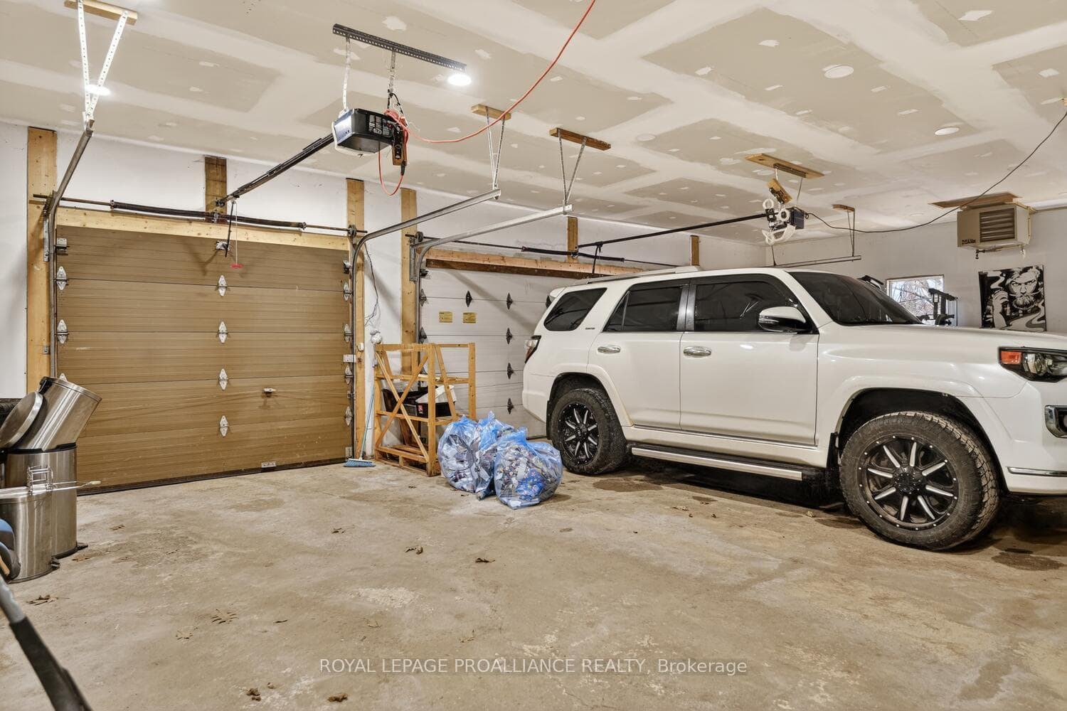 Triple car garage