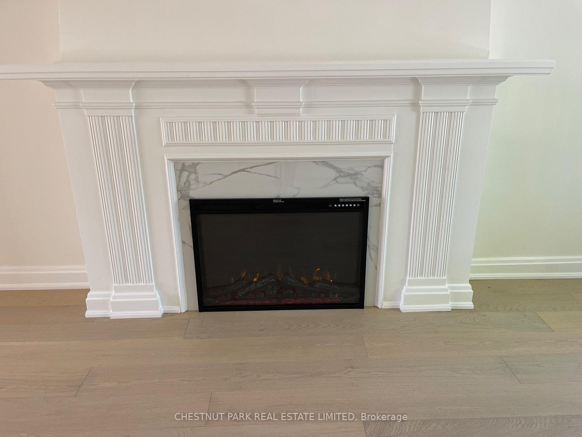 99 Chatsworth Drive Unit Upper photo 3