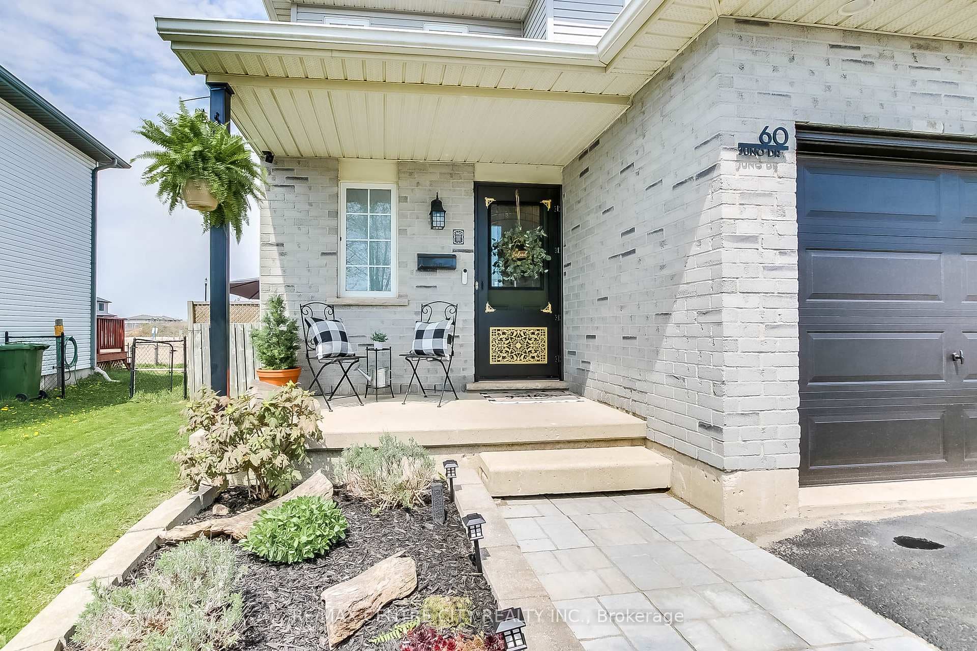 60 Juno Drive photo 2