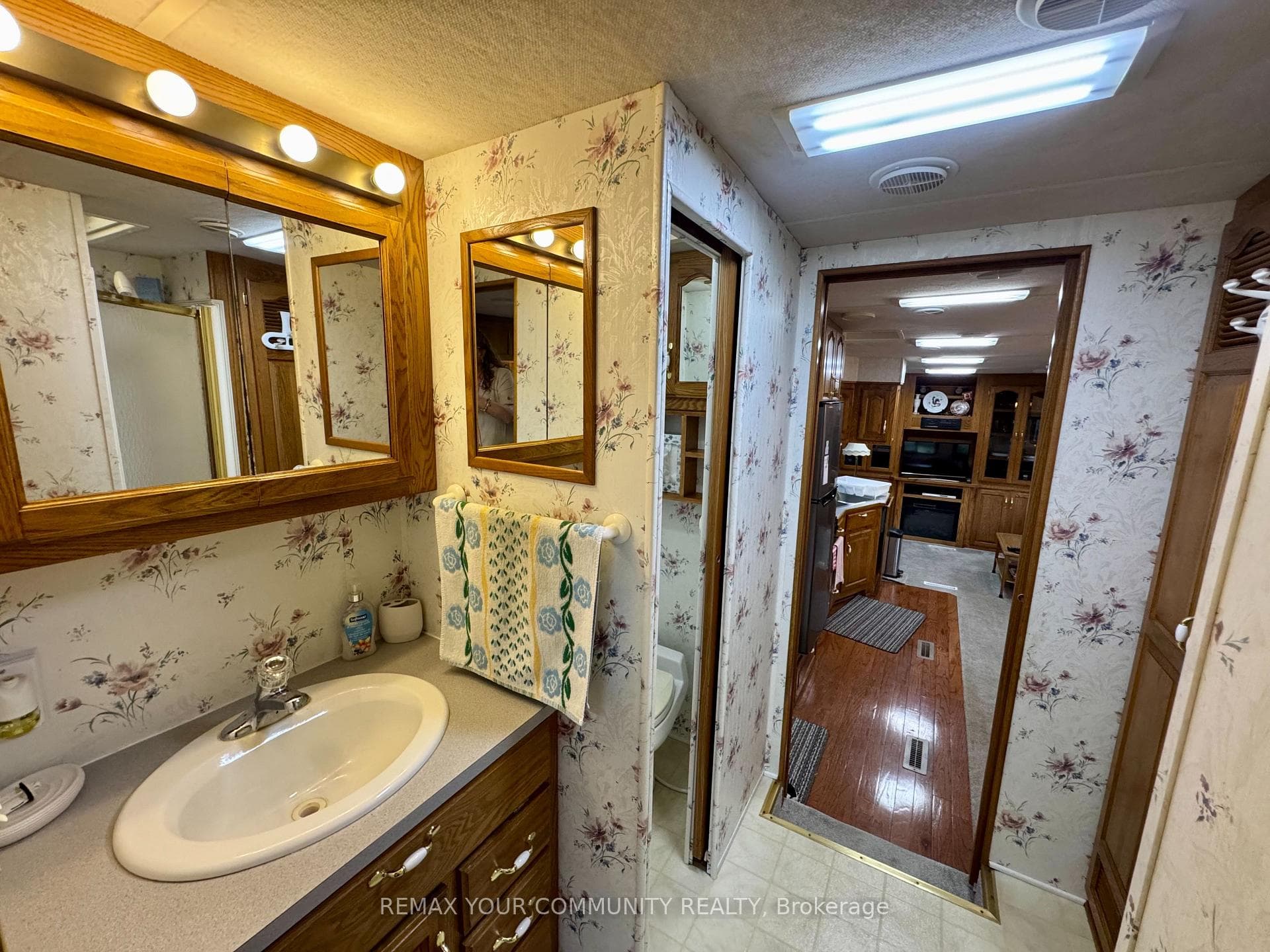 285 Crydermans Side Road Unit 33 photo 8
