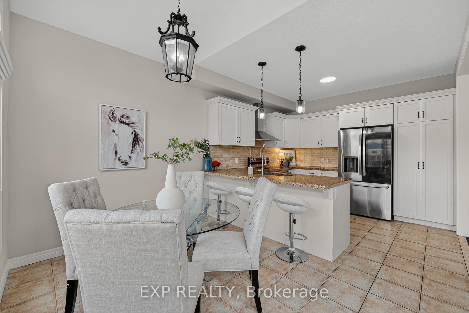 100 Garinger Crescent photo 11