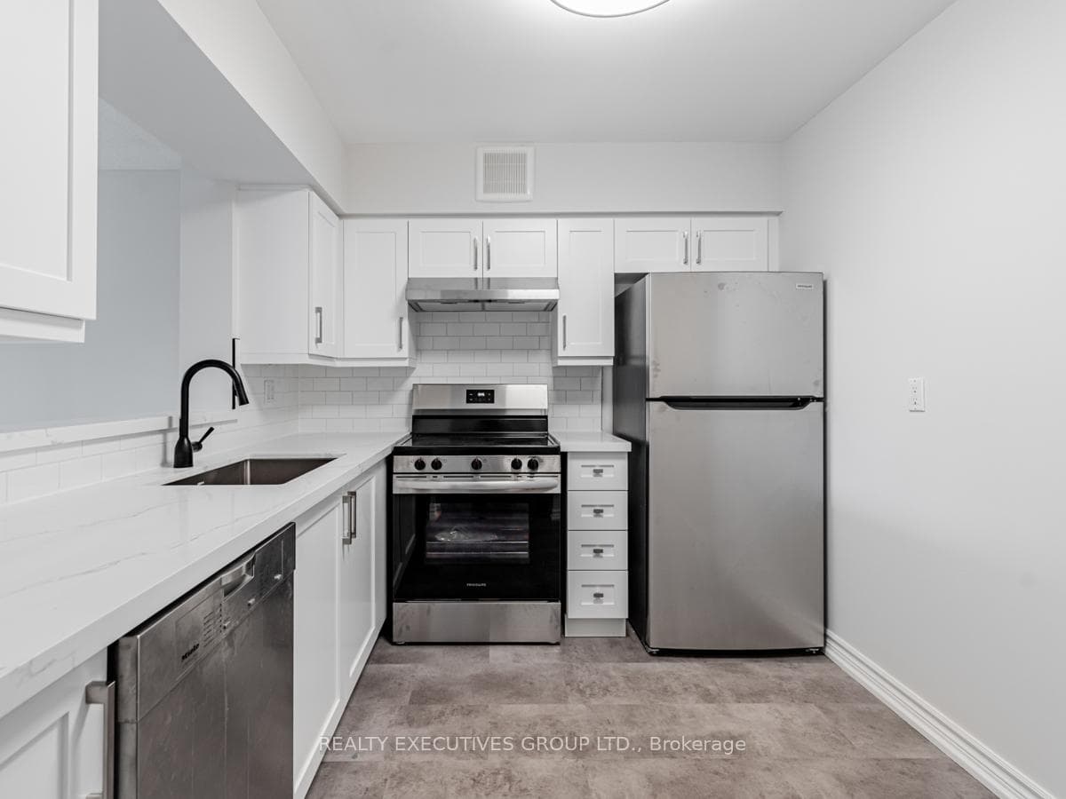 30 Greenfield Avenue Unit 2202 photo 6
