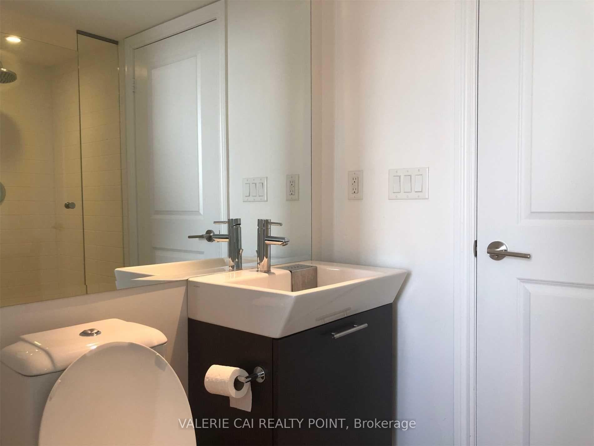 386 Yonge Street Unit 3110 photo 9