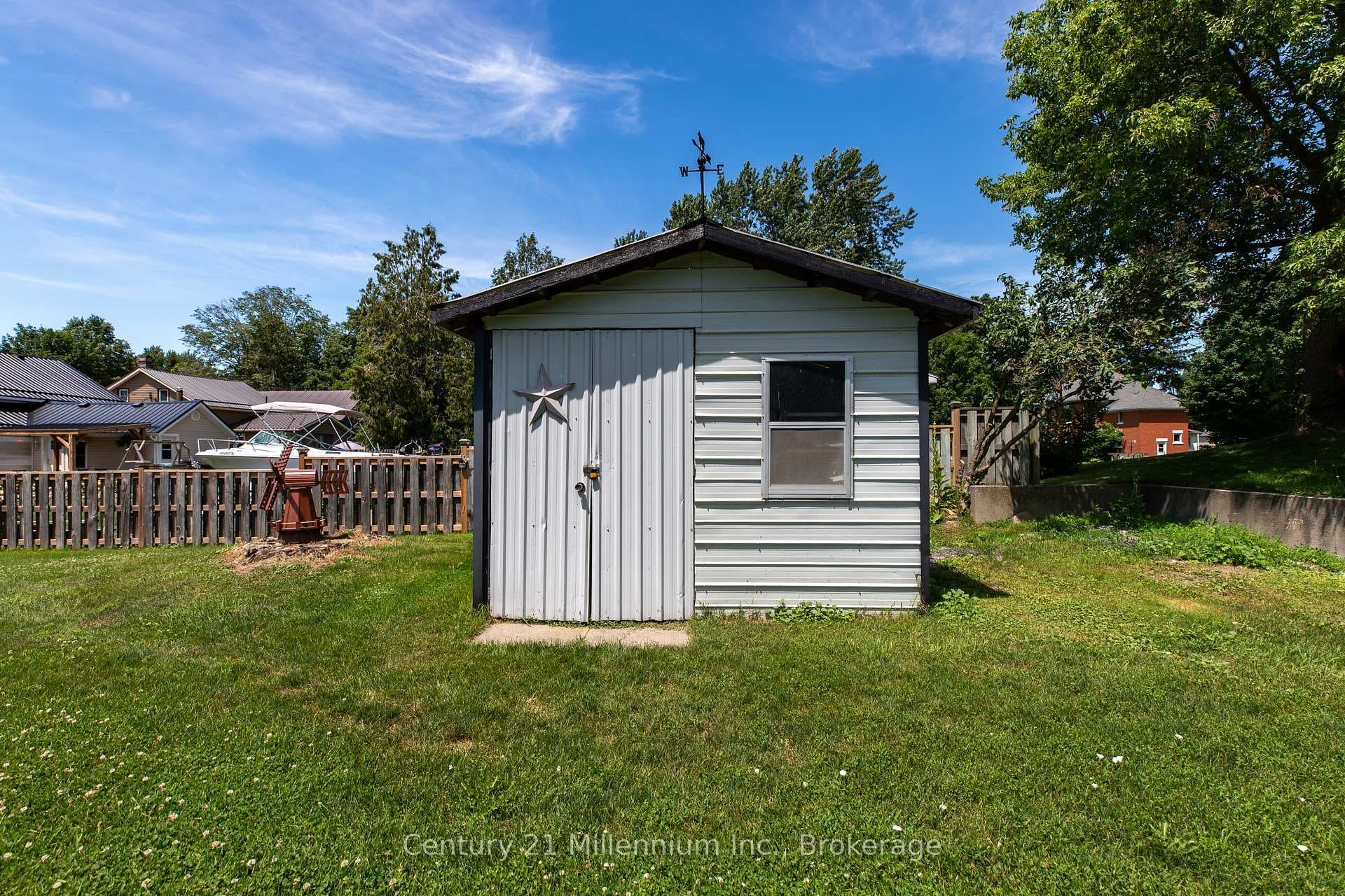 544 Louisa Street photo 42