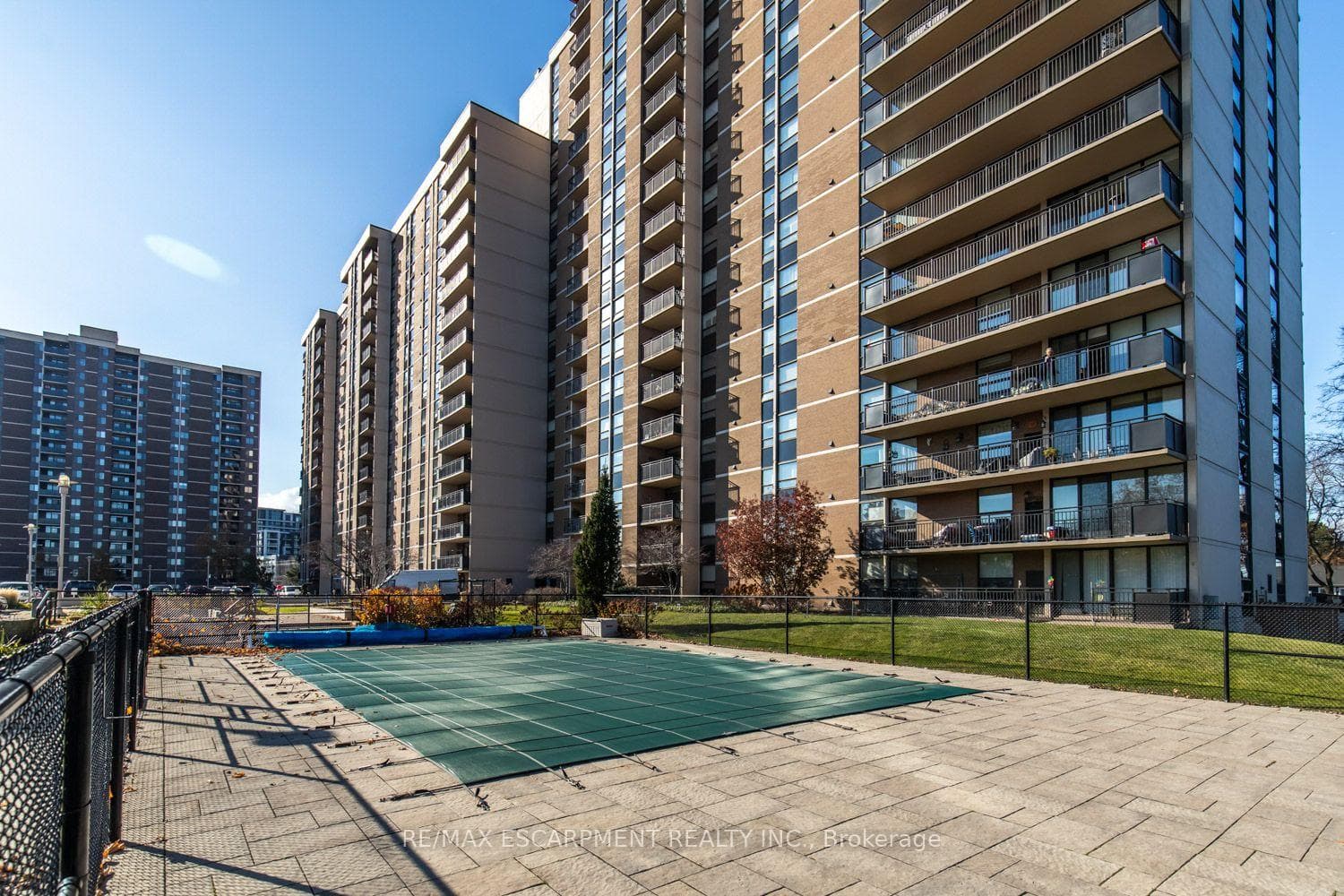 500 Green Road Unit 310 photo 36