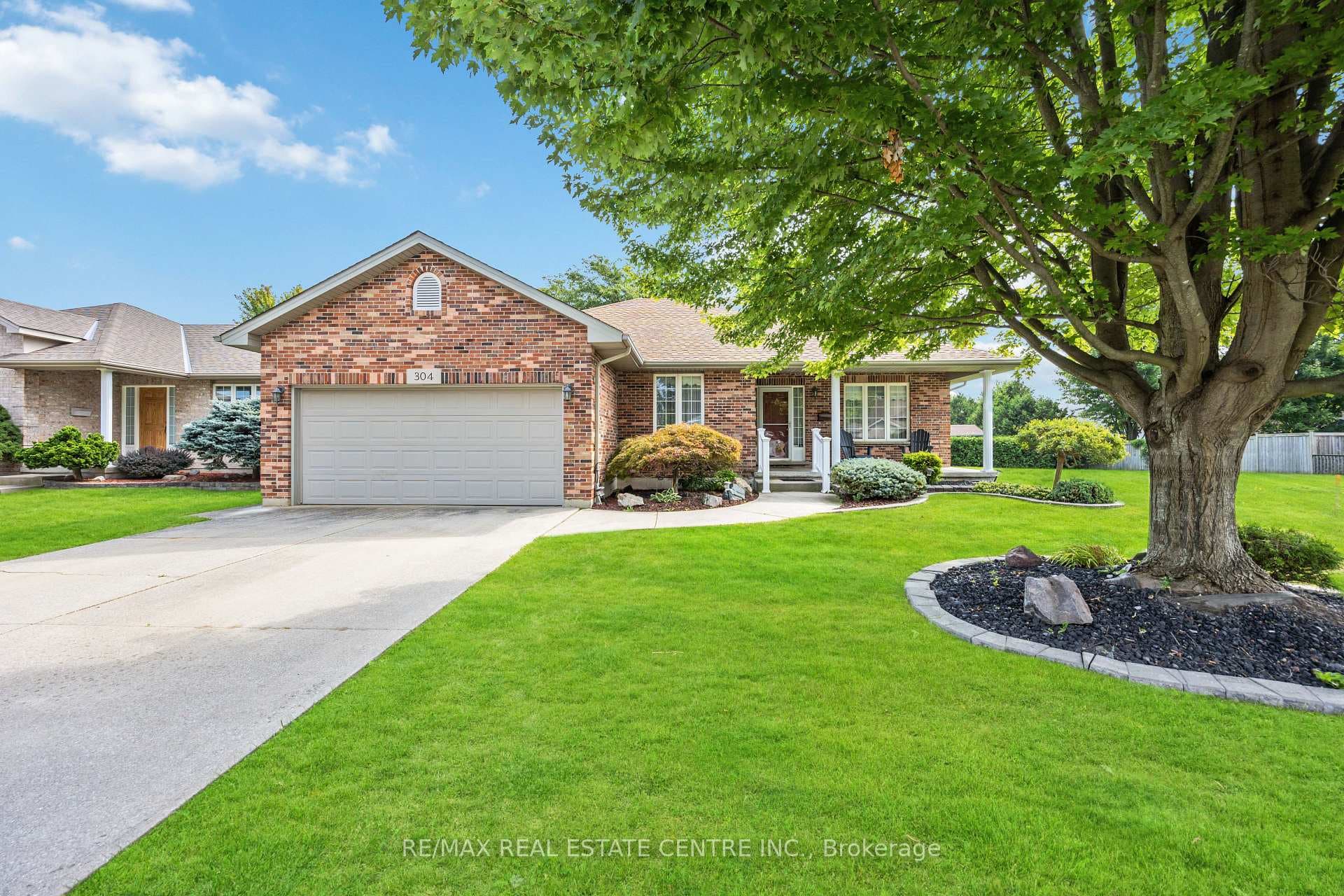 304 Parkside Drive photo 2