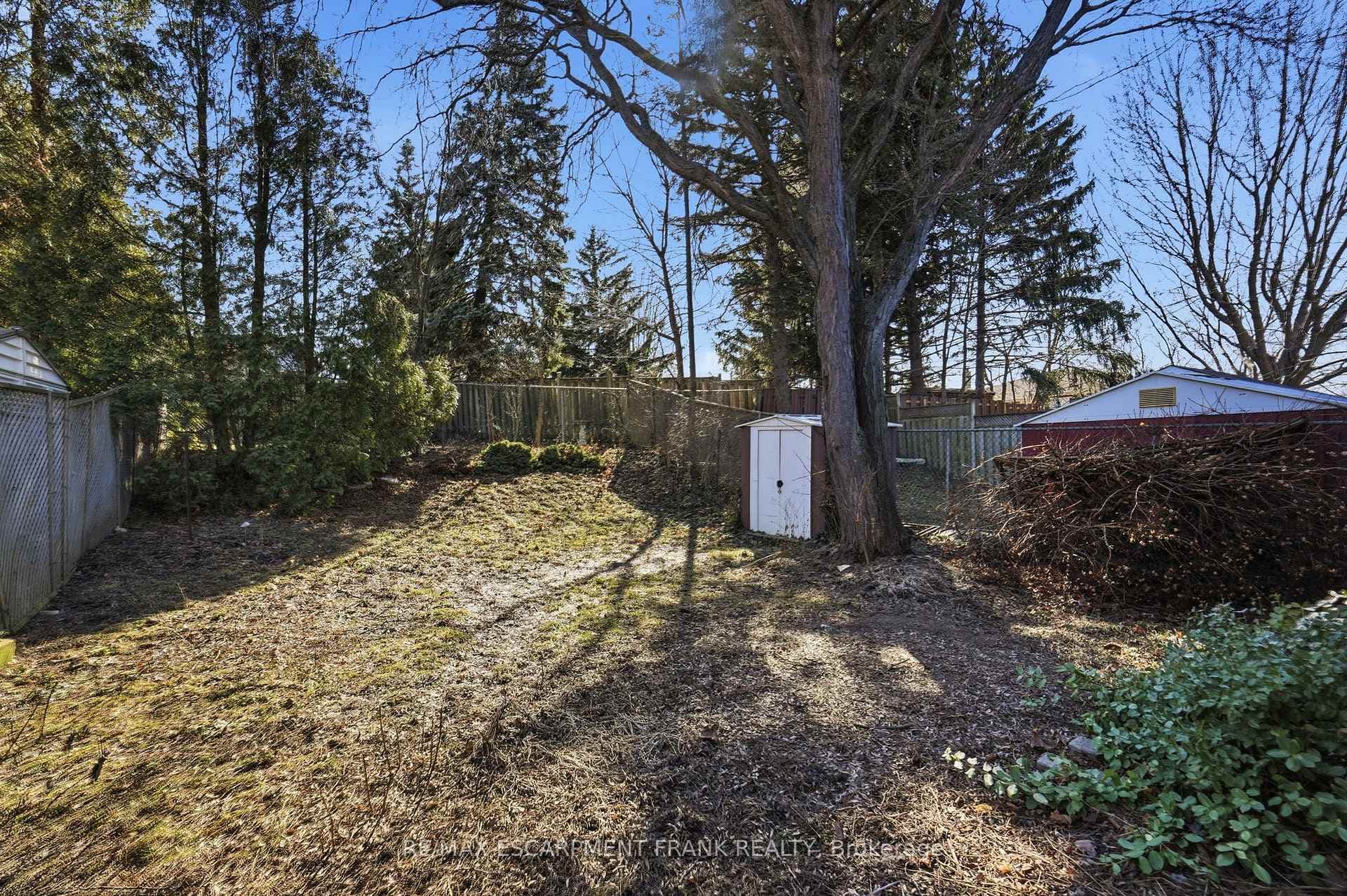 94 WENDOVER Drive photo 40