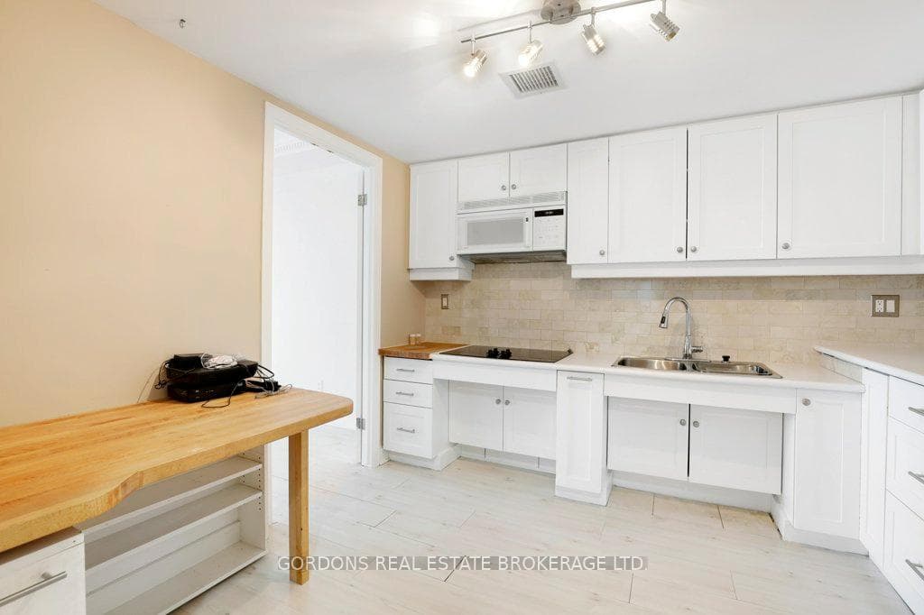 3099 Carling Avenue Unit 103 photo 11