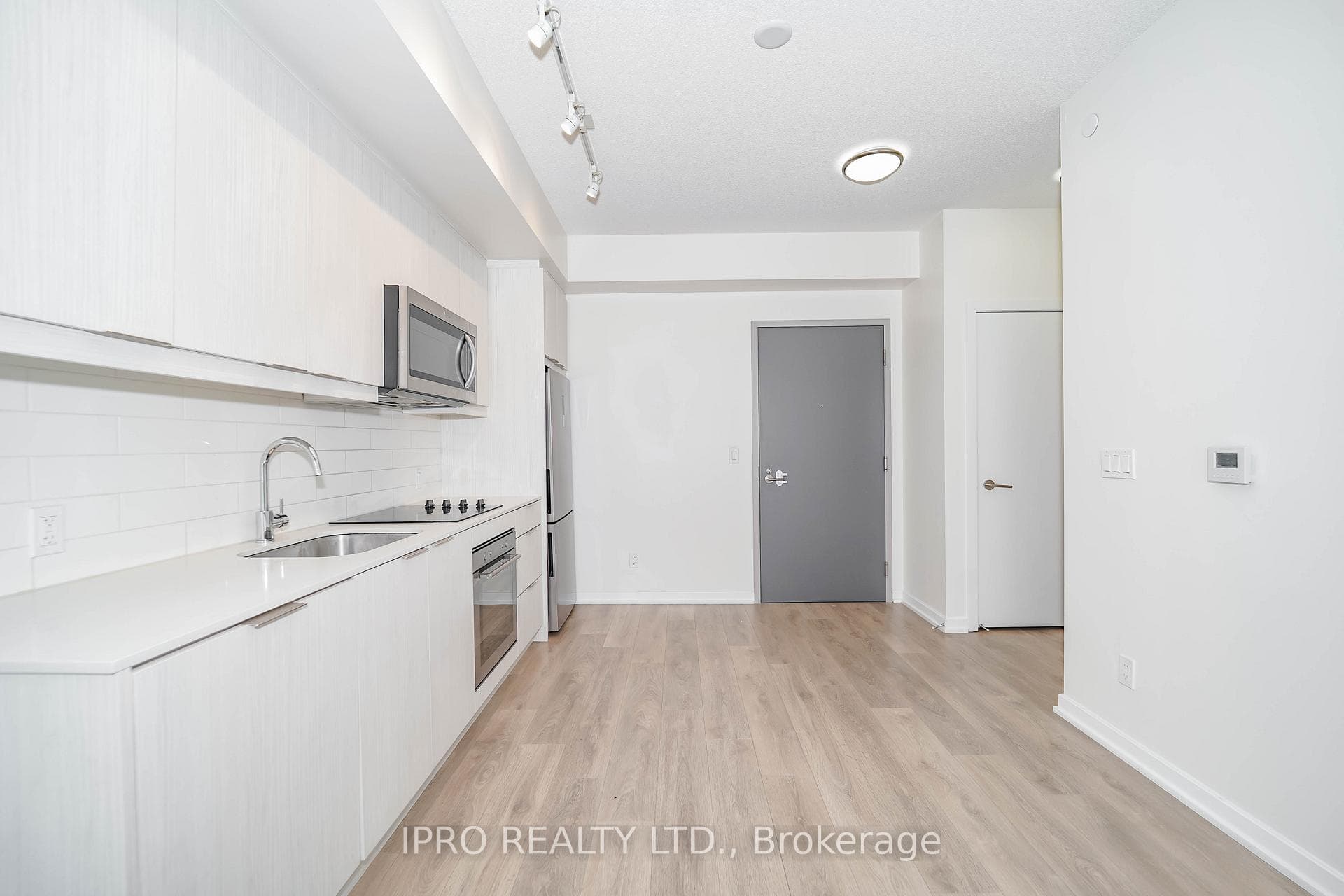 32 Forest Manor Road Unit 407 photo 19