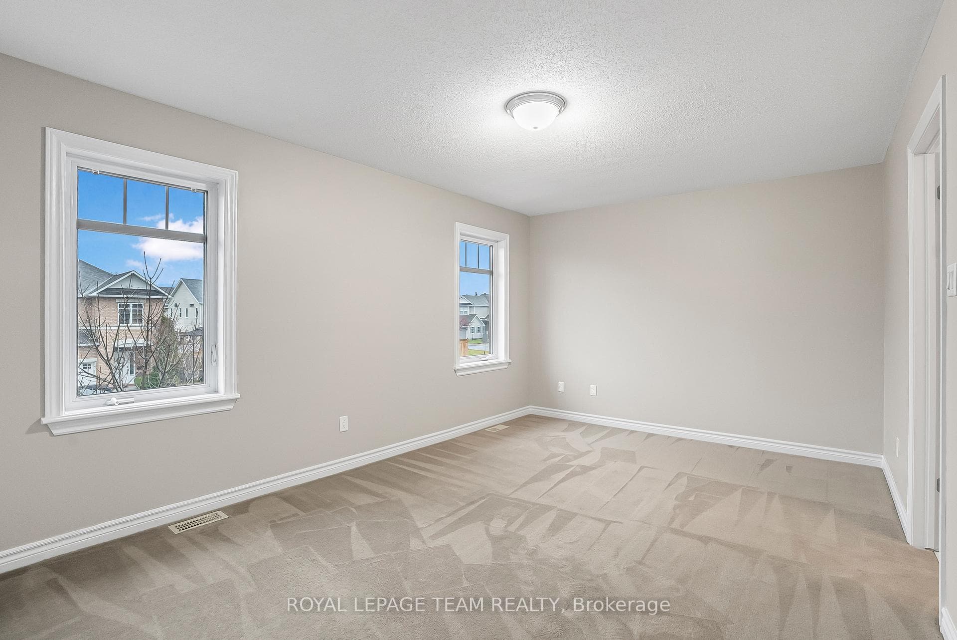 74 Madelon Drive photo 33