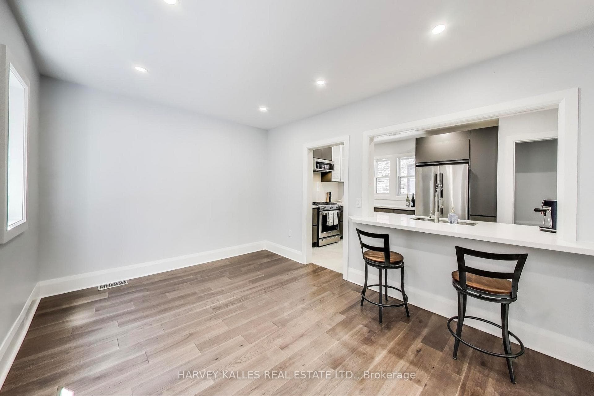 338 Markham Street photo 6
