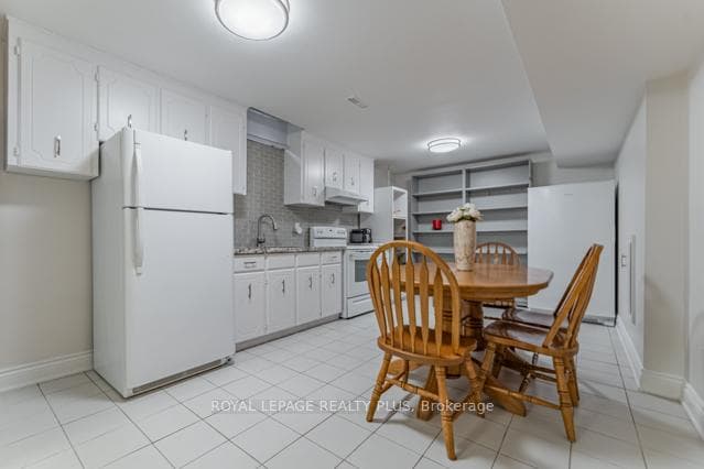 4252 Starlight Crescent photo 35
